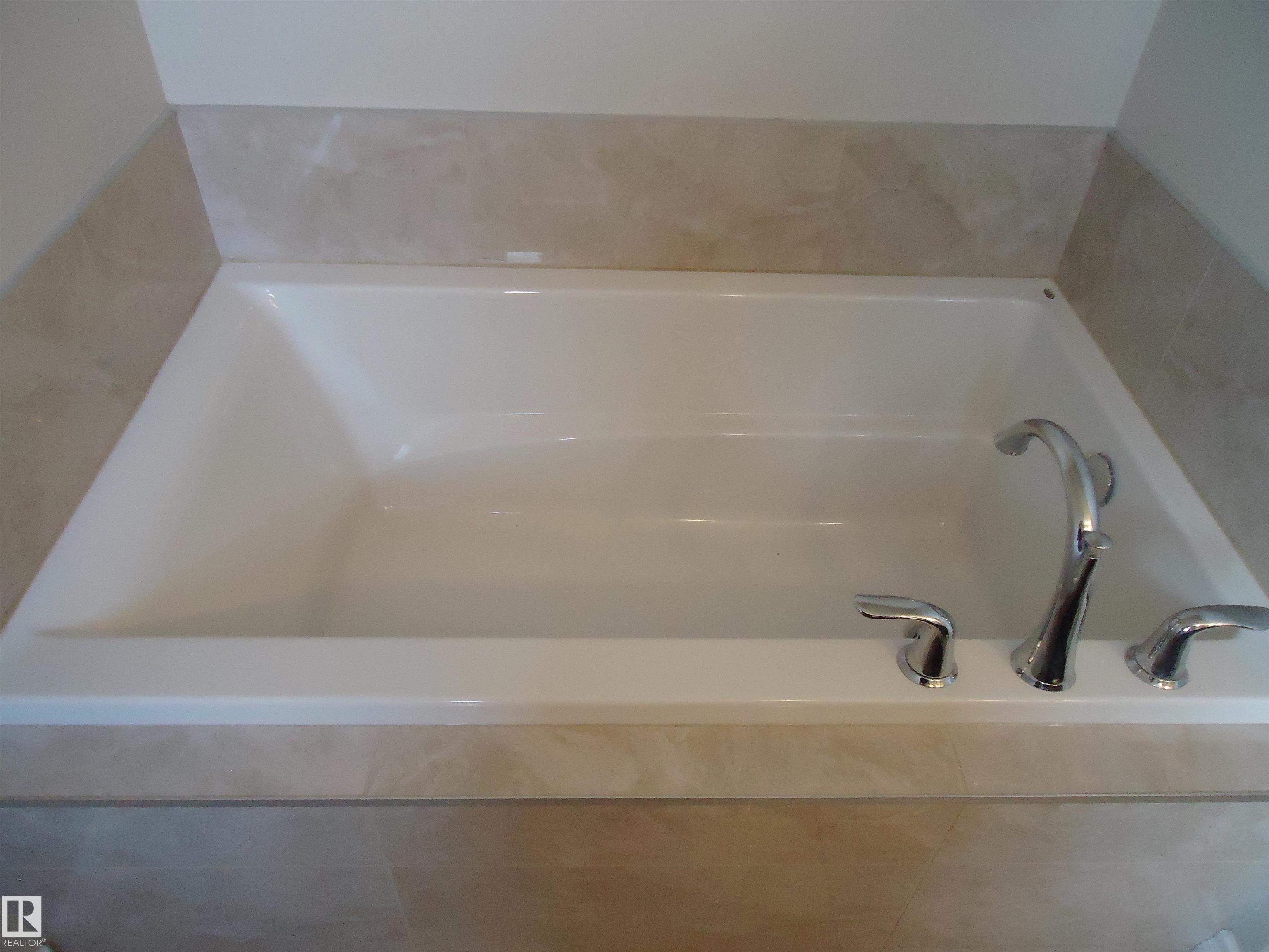 Photo 15 at 37 Roseberry Lane, South Fort, Fort Saskatchewan