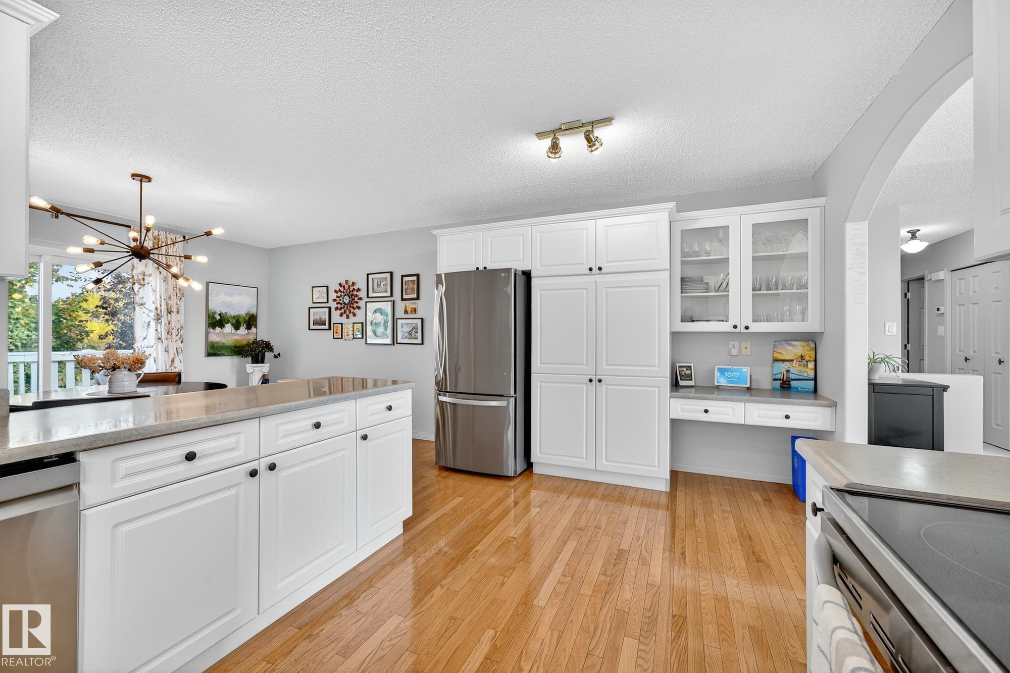 Photo 11 at 104 Chancery, Charlton Heights, Sherwood Park