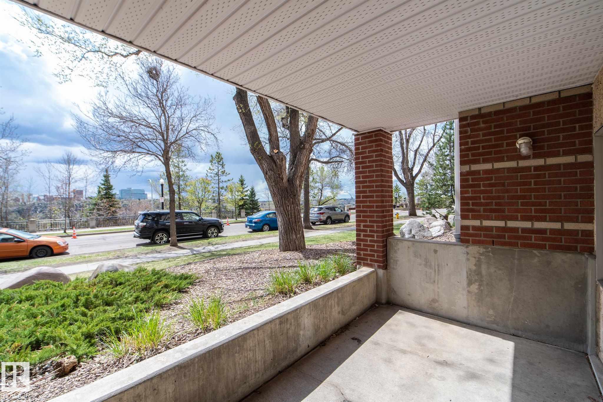 Photo 4 at 112 - 11716 100 Avenue NW, Wîhkwêntôwin, Edmonton