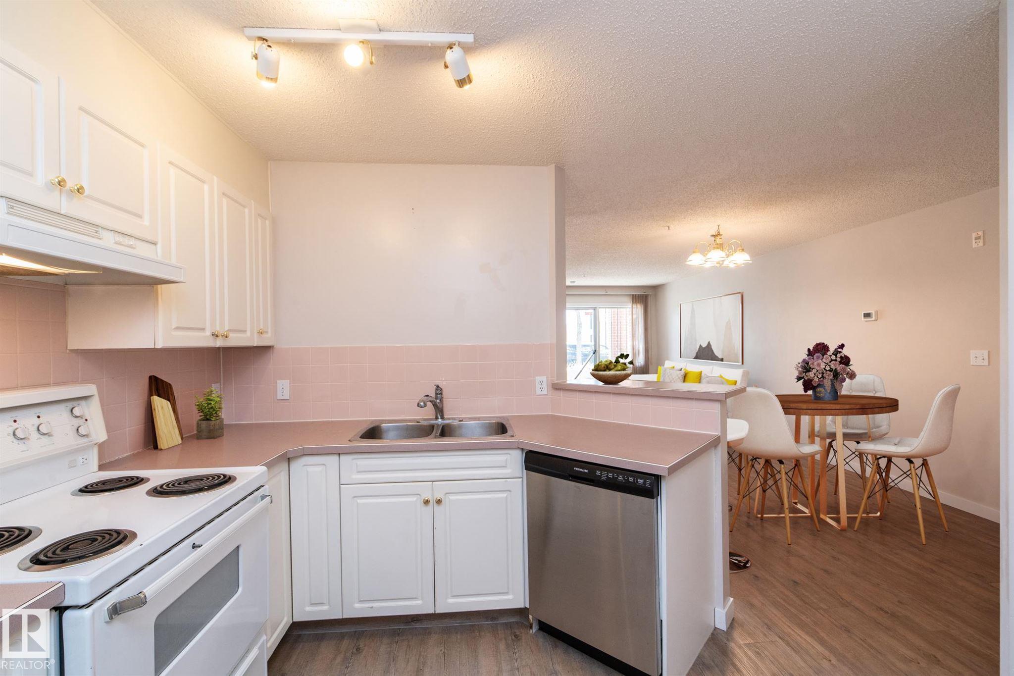 Photo 32 at 112 - 11716 100 Avenue NW, Wîhkwêntôwin, Edmonton