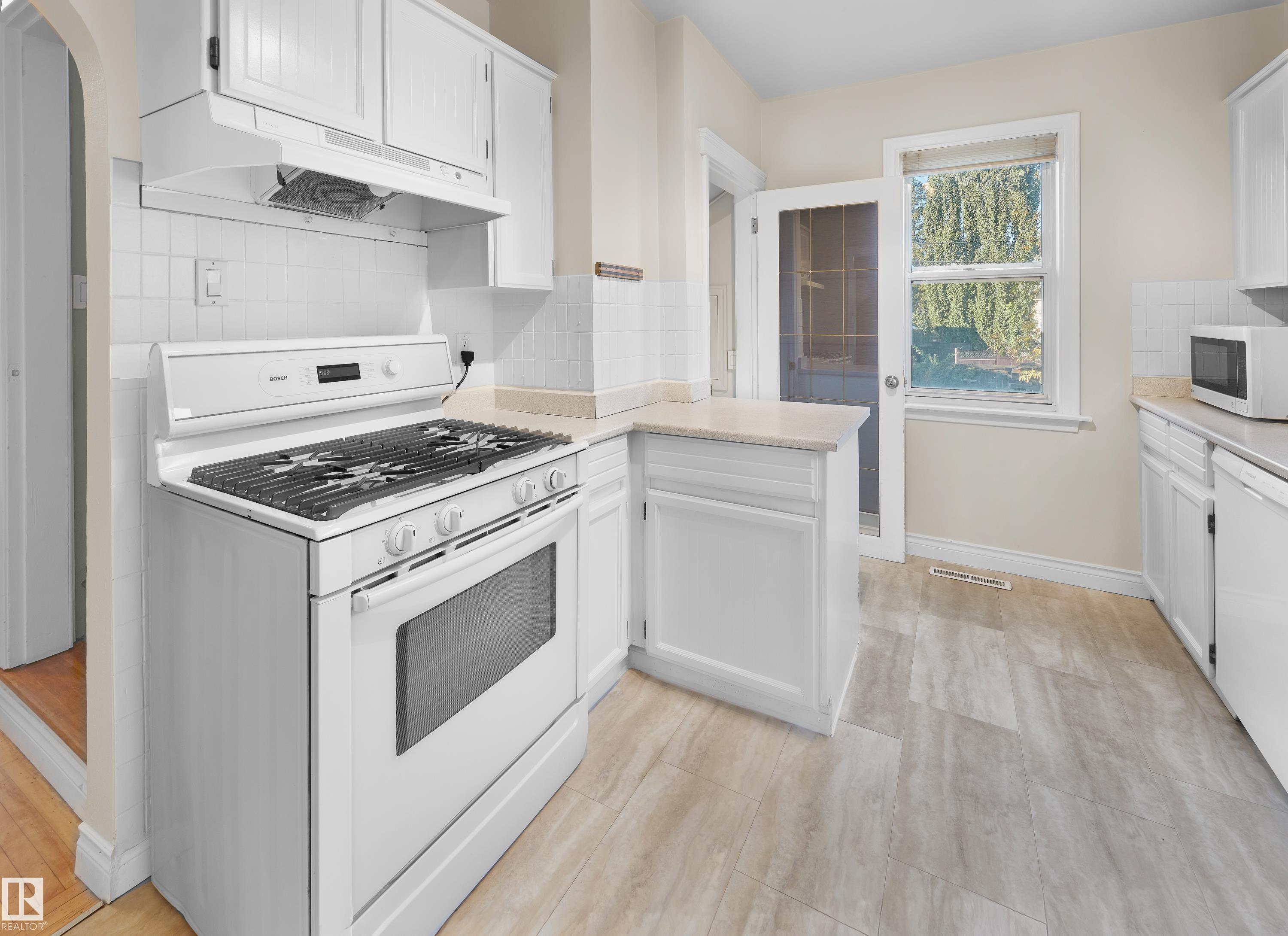 Photo 13 at 9203 Connors Road NW, Bonnie Doon, Edmonton