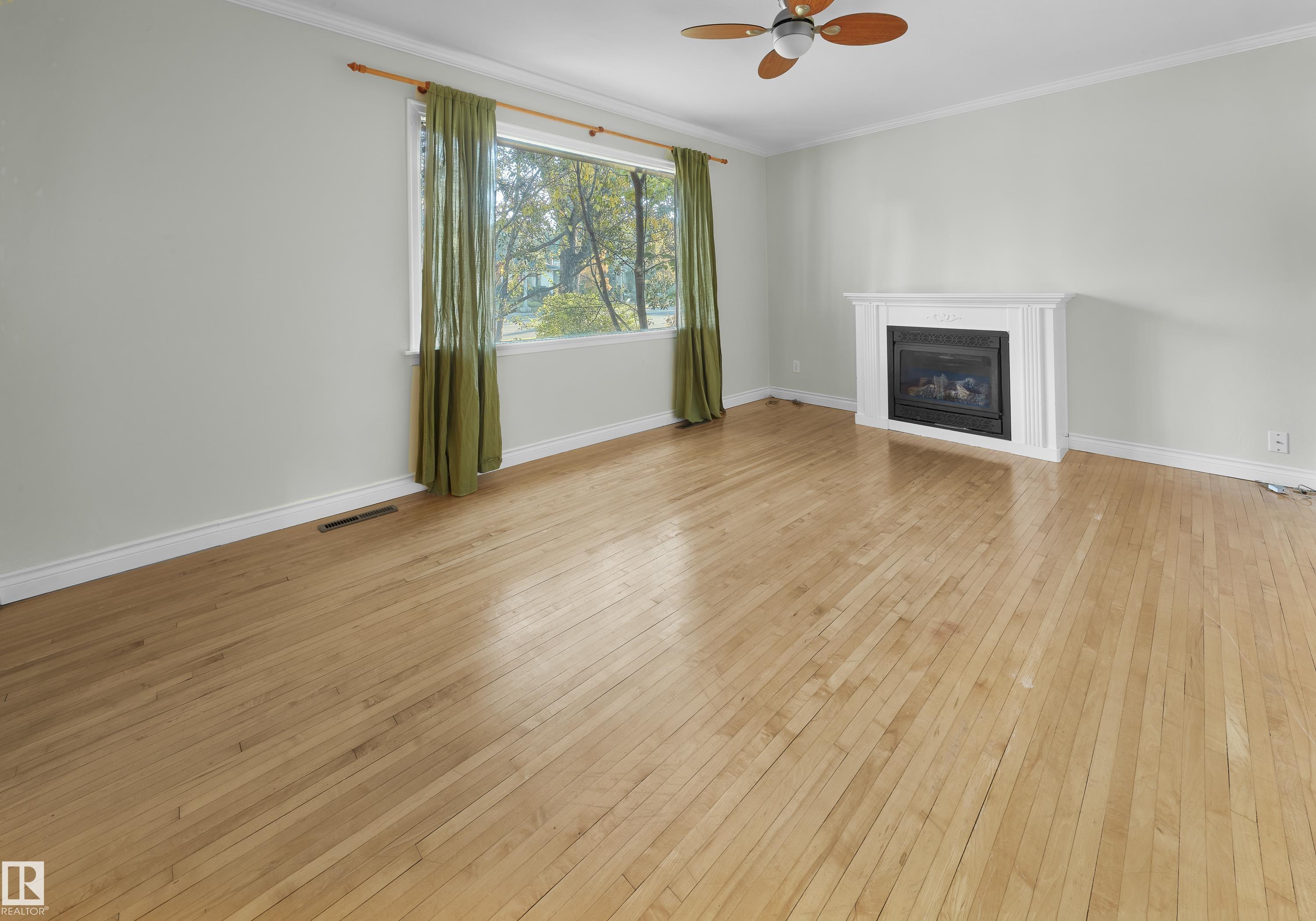 Photo 5 at 9203 Connors Road NW, Bonnie Doon, Edmonton