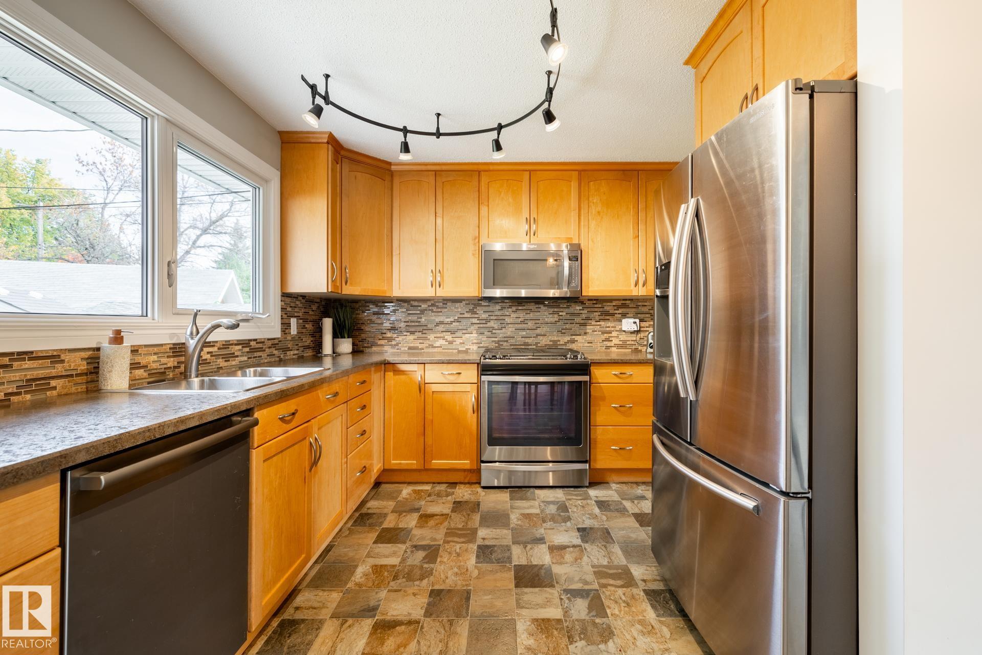 Photo 12 at 50 Springfield Crescent, Sturgeon Heights, St. Albert