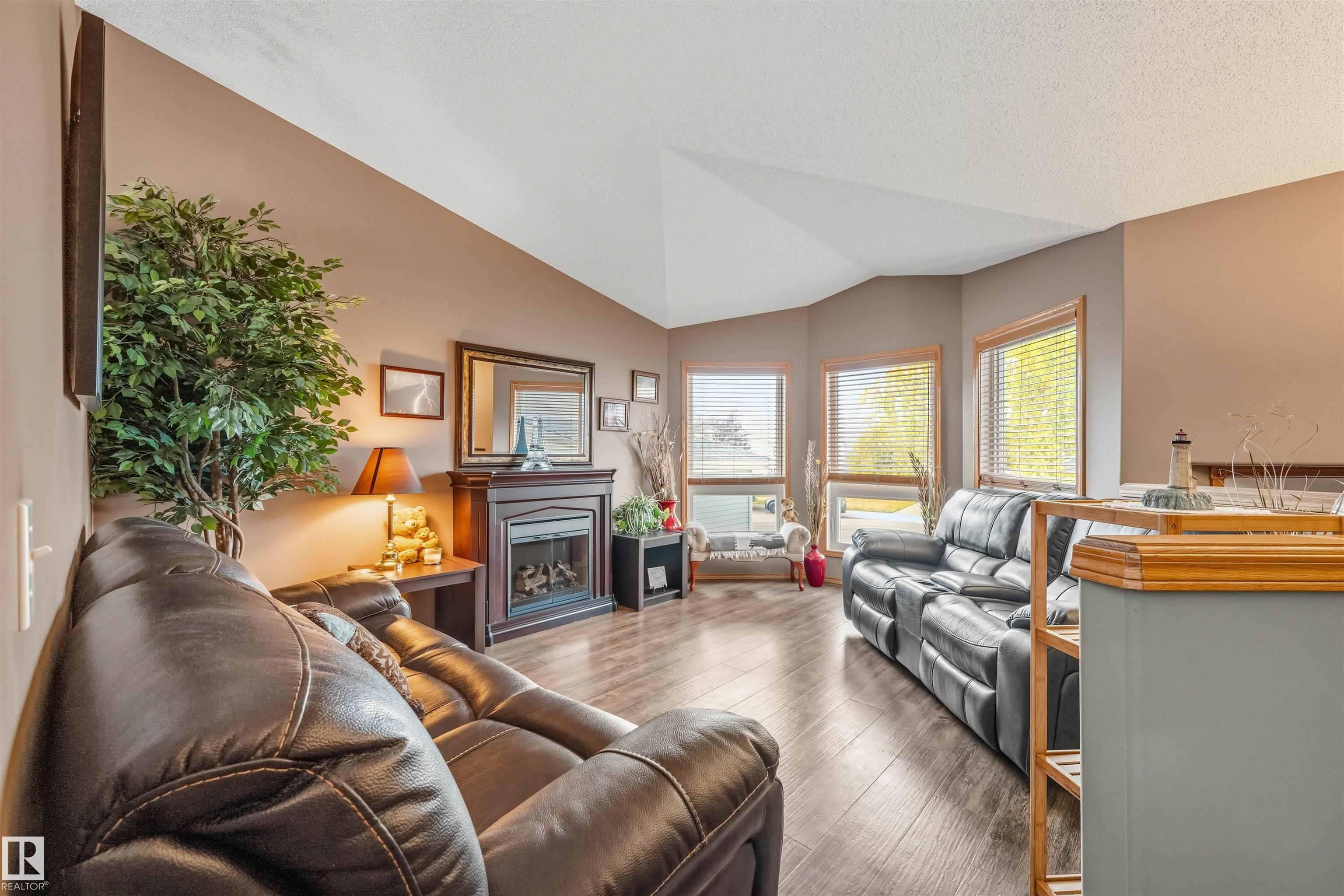 Photo 4 at 45 Dorian Way, Davidson Creek, Sherwood Park