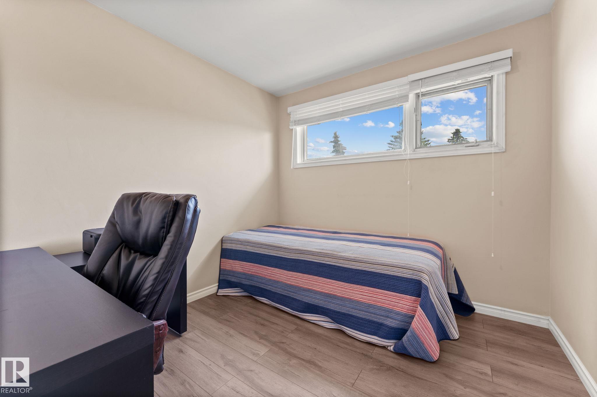 Photo 19 at 8216 133a Avenue NW, Glengarry, Edmonton