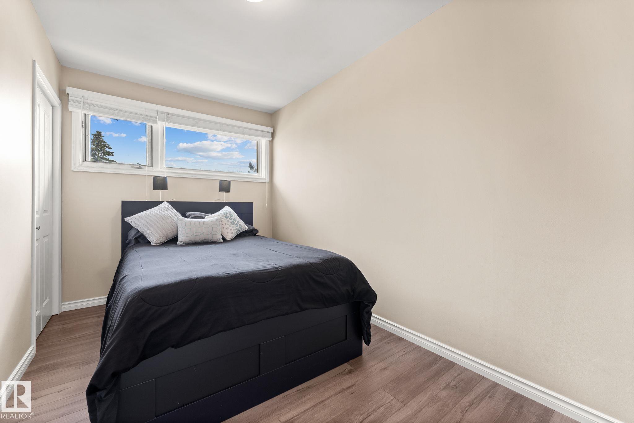 Photo 20 at 8216 133a Avenue NW, Glengarry, Edmonton
