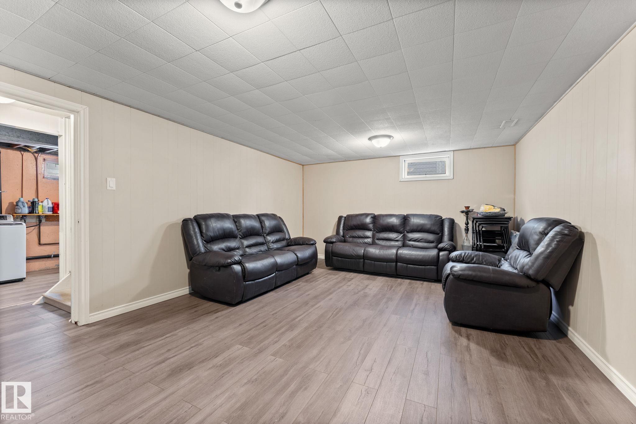 Photo 24 at 8216 133a Avenue NW, Glengarry, Edmonton
