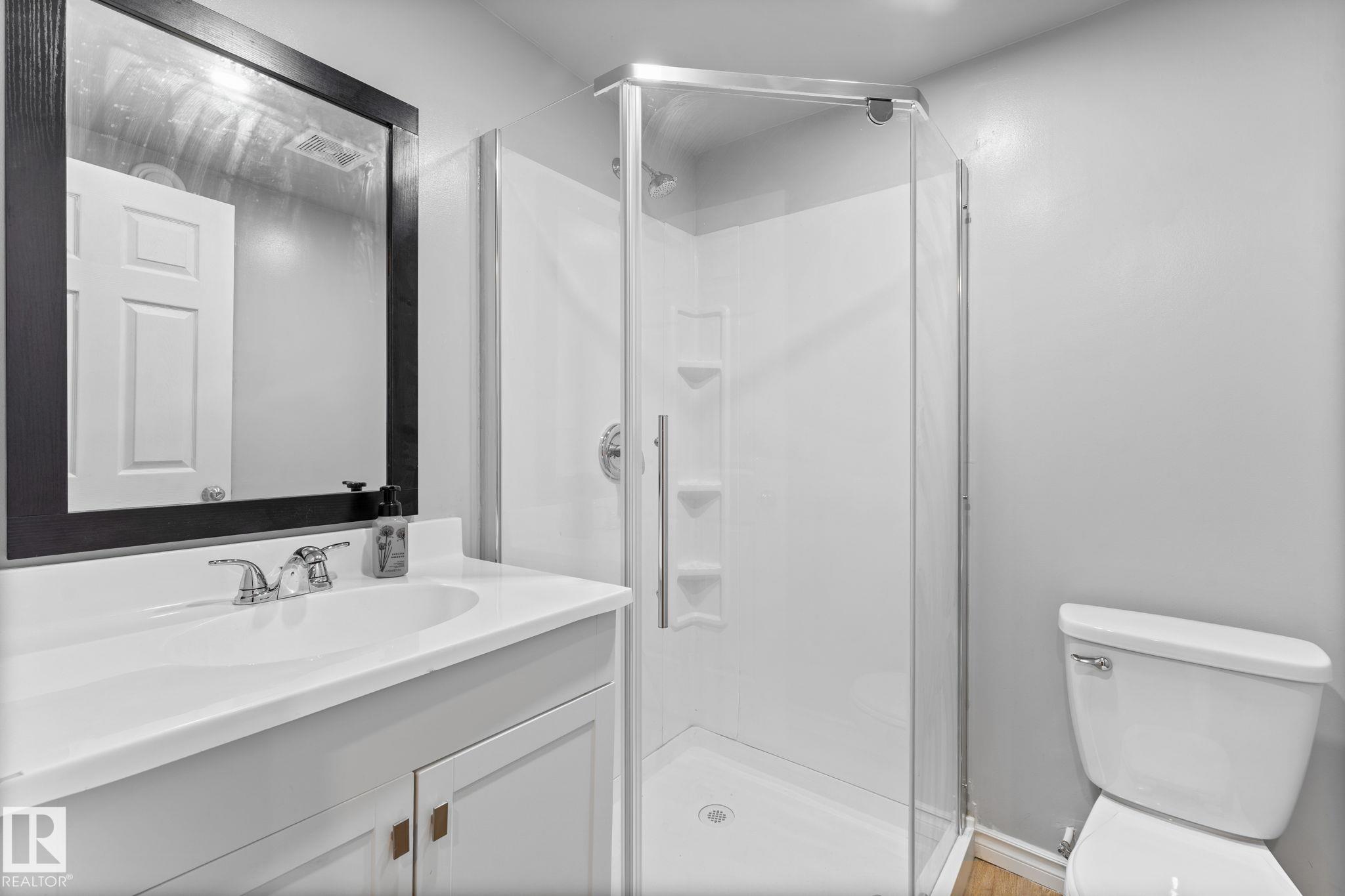 Photo 26 at 8216 133a Avenue NW, Glengarry, Edmonton
