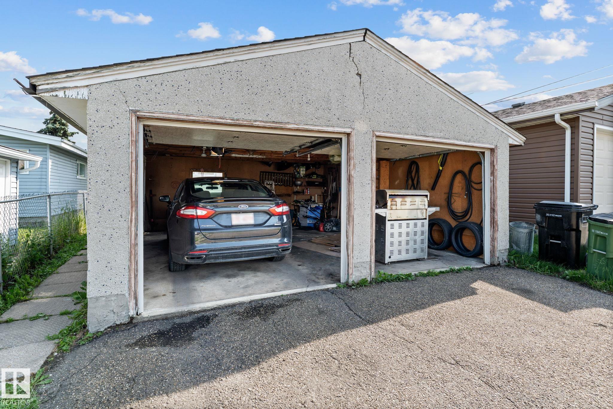 Photo 29 at 8216 133a Avenue NW, Glengarry, Edmonton