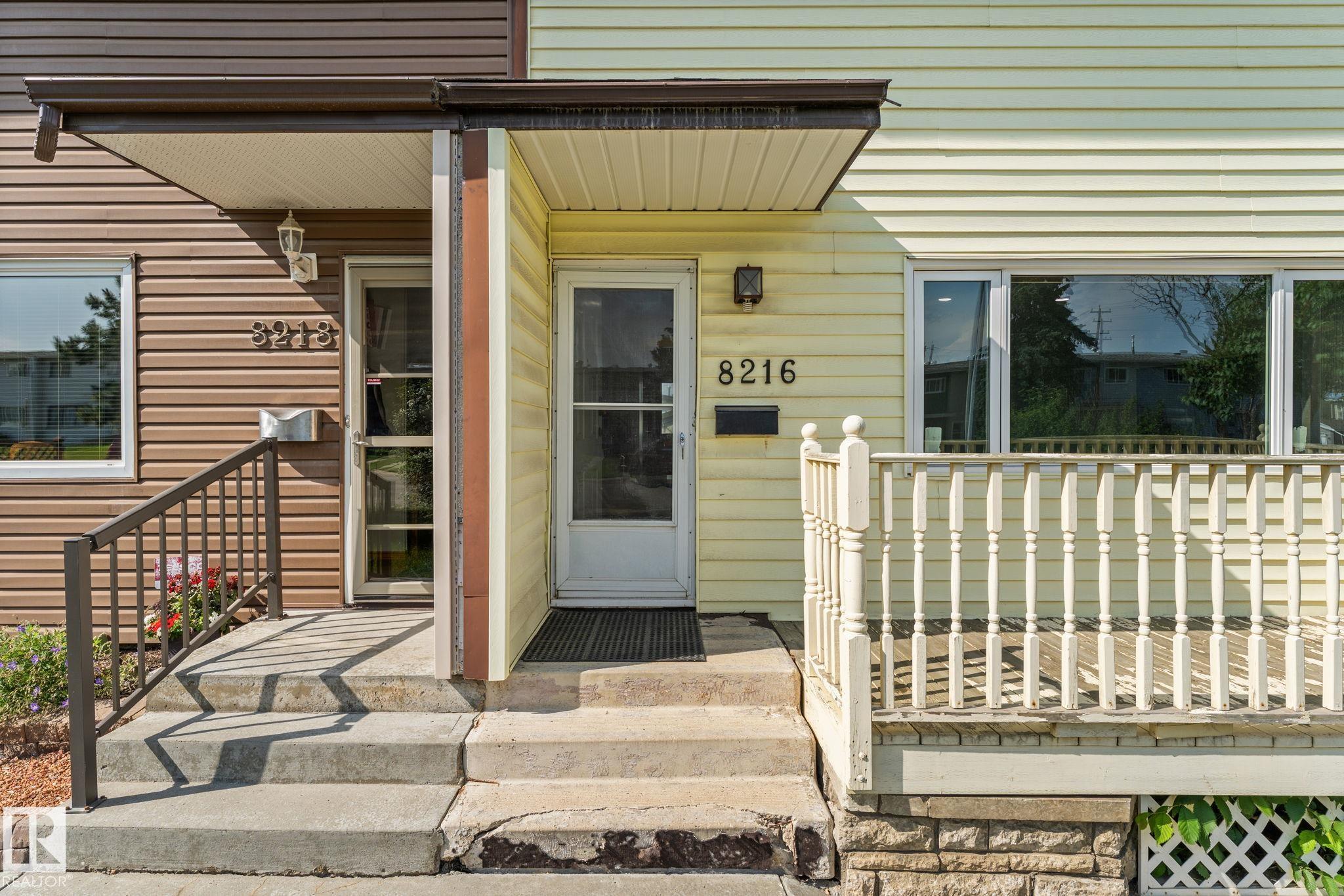 Photo 4 at 8216 133a Avenue NW, Glengarry, Edmonton
