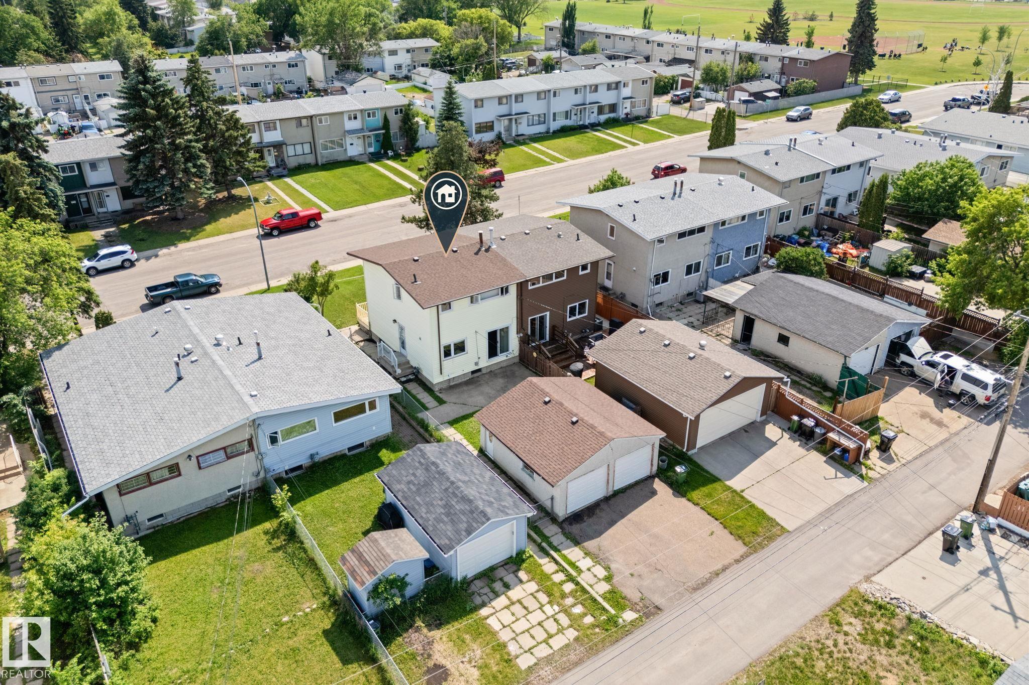 Photo 34 at 8216 133a Avenue NW, Glengarry, Edmonton
