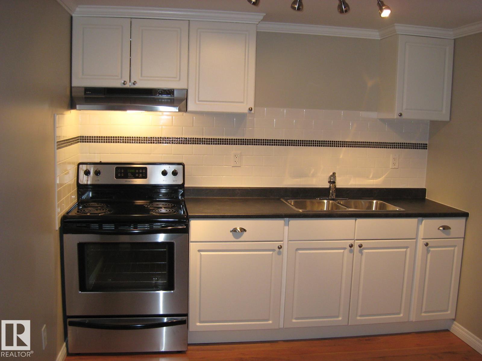Photo 11 at 9035 149 Street NW, Parkview, Edmonton