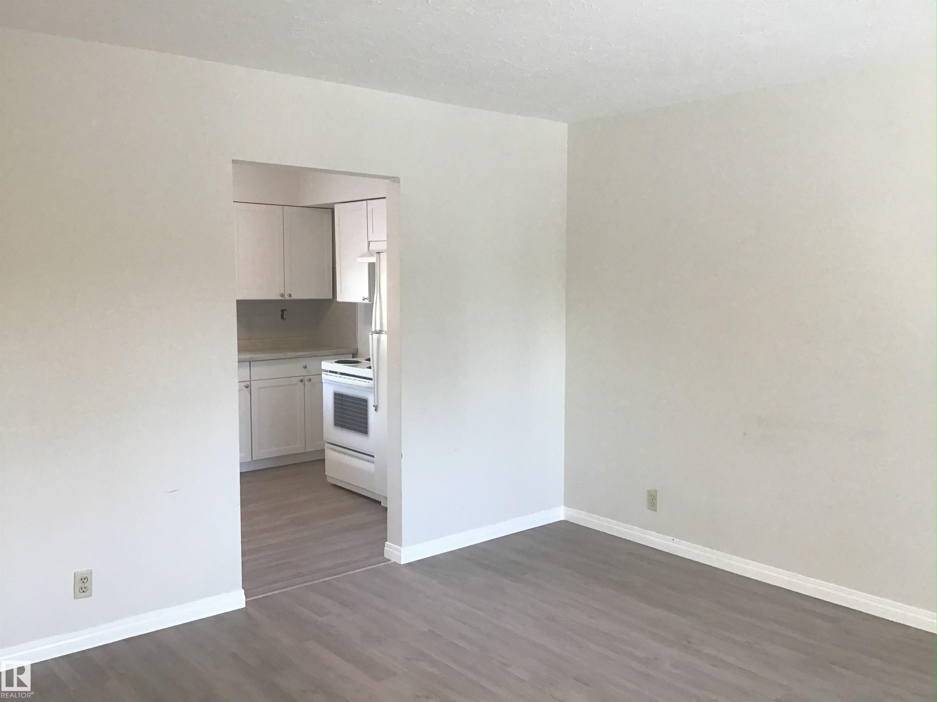 Photo 3 at 9035 149 Street NW, Parkview, Edmonton