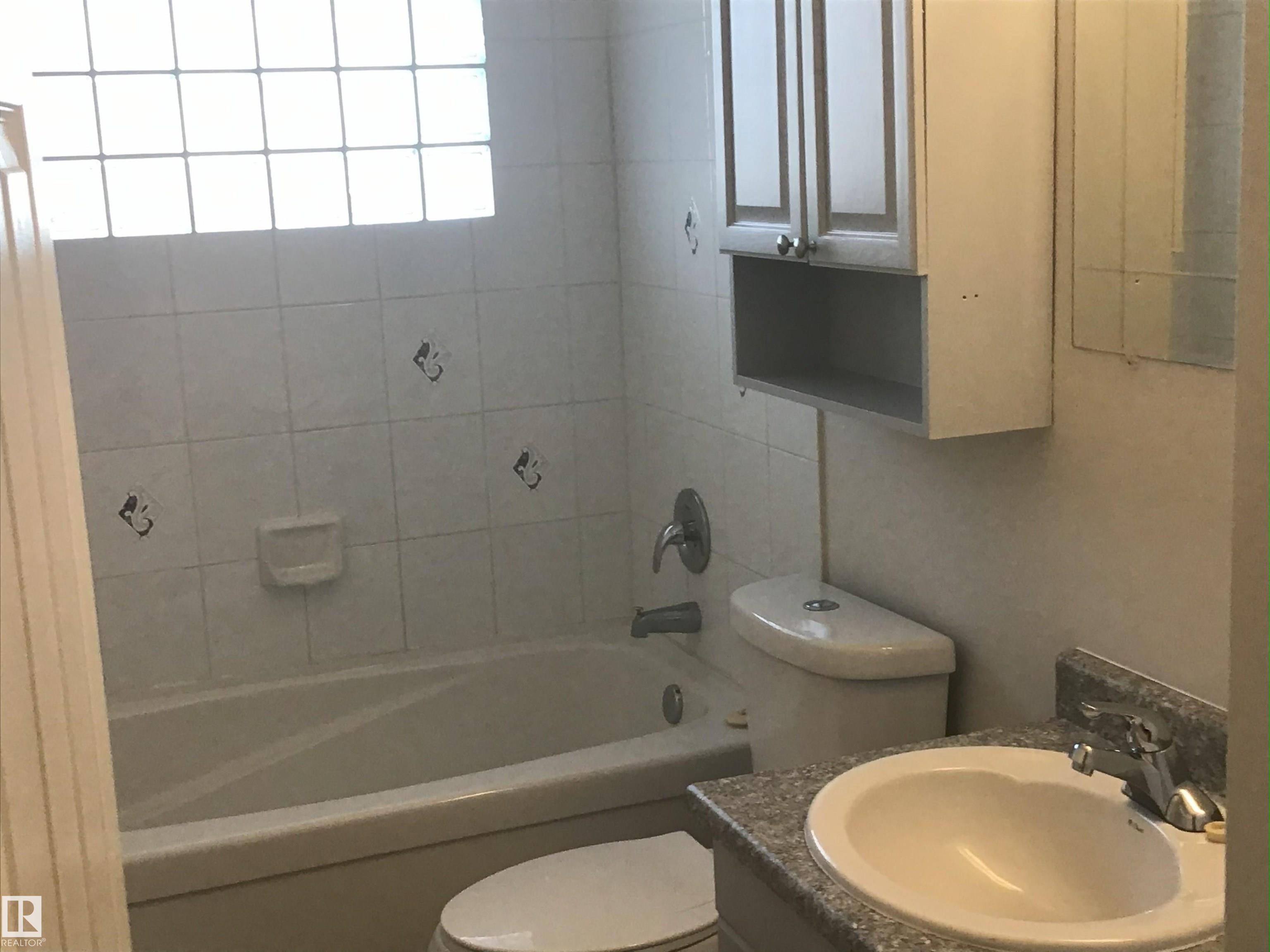 Photo 8 at 9035 149 Street NW, Parkview, Edmonton