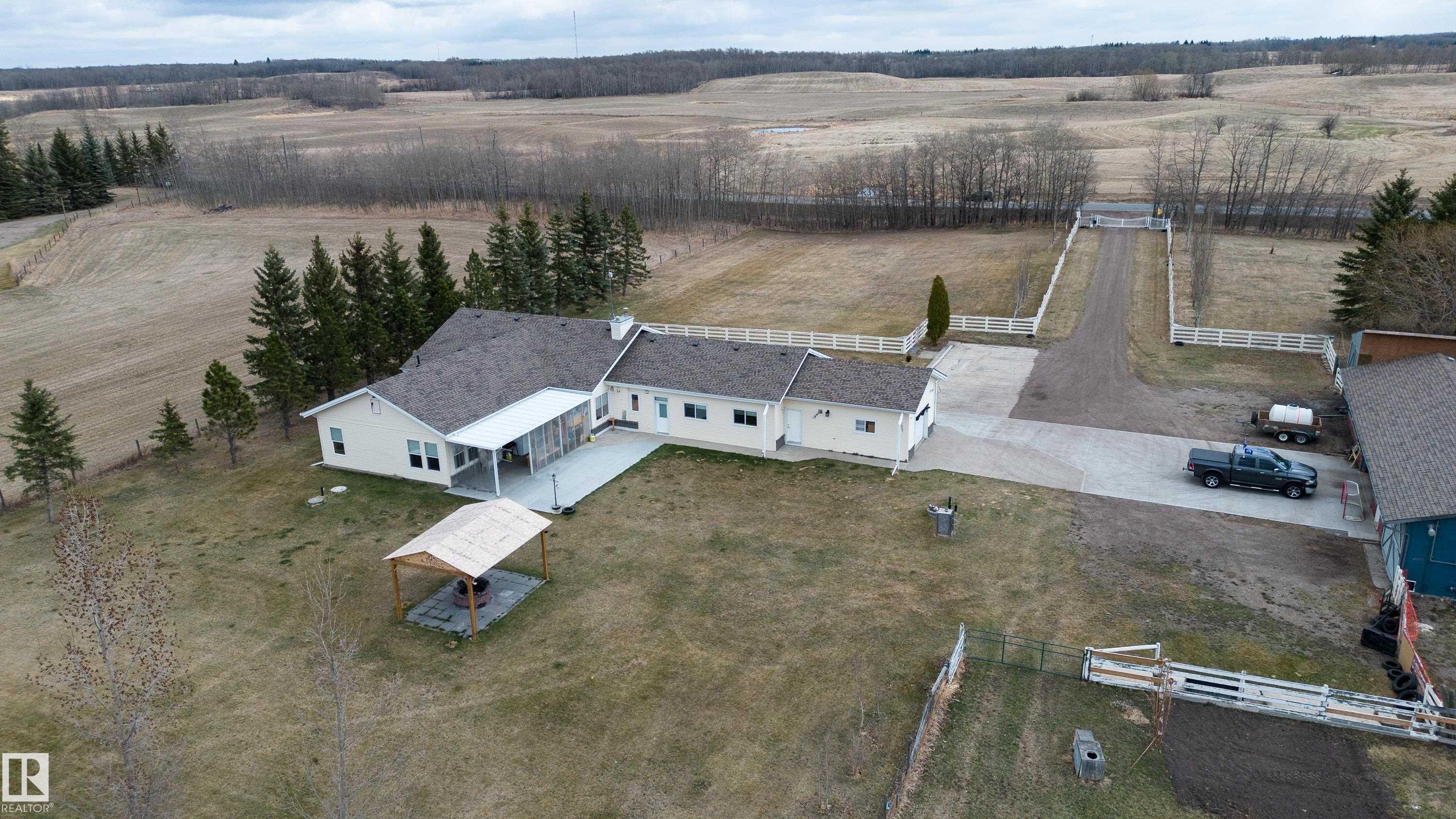 Photo 10 at 51214 Rge Rd 232, None, Rural Strathcona County