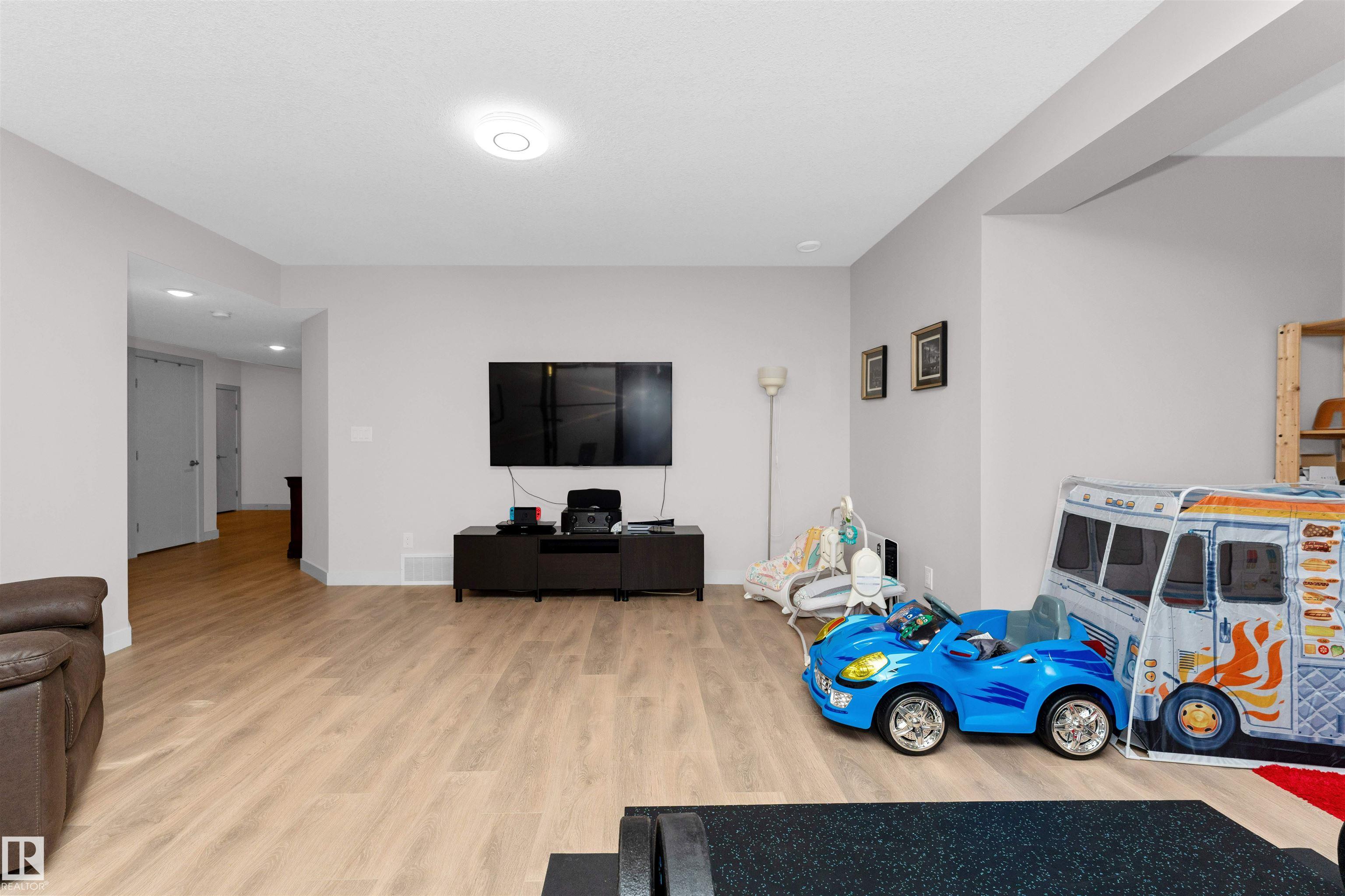 Photo 49 at 7404 May Common NW, Magrath Heights, Edmonton