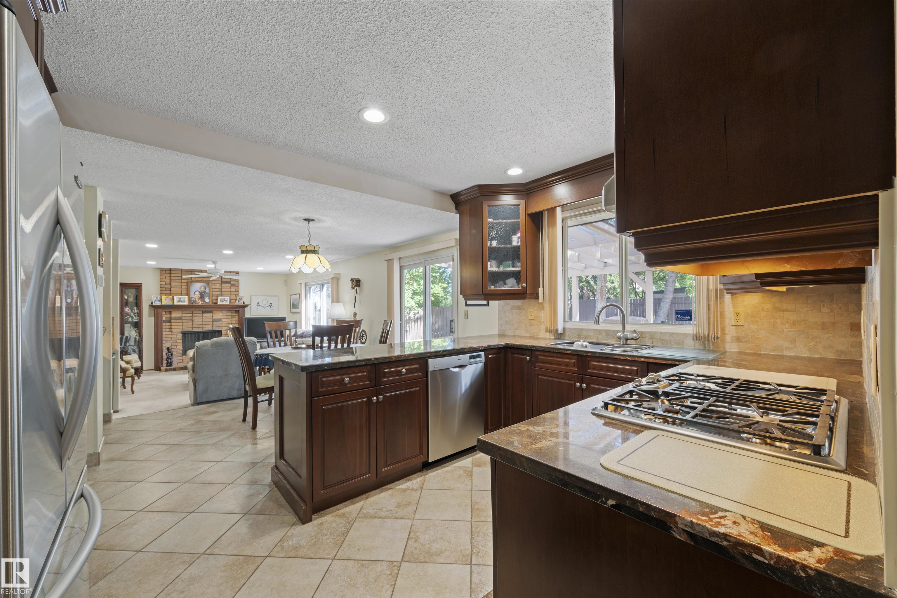 Photo 11 at 2811 125 Street NW, Blue Quill Estates, Edmonton