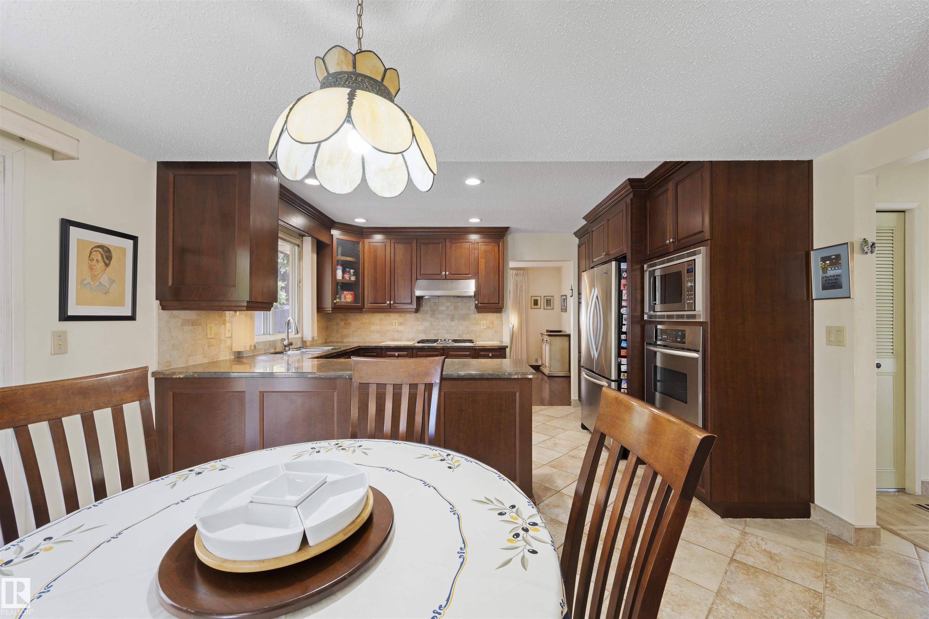 Photo 13 at 2811 125 Street NW, Blue Quill Estates, Edmonton