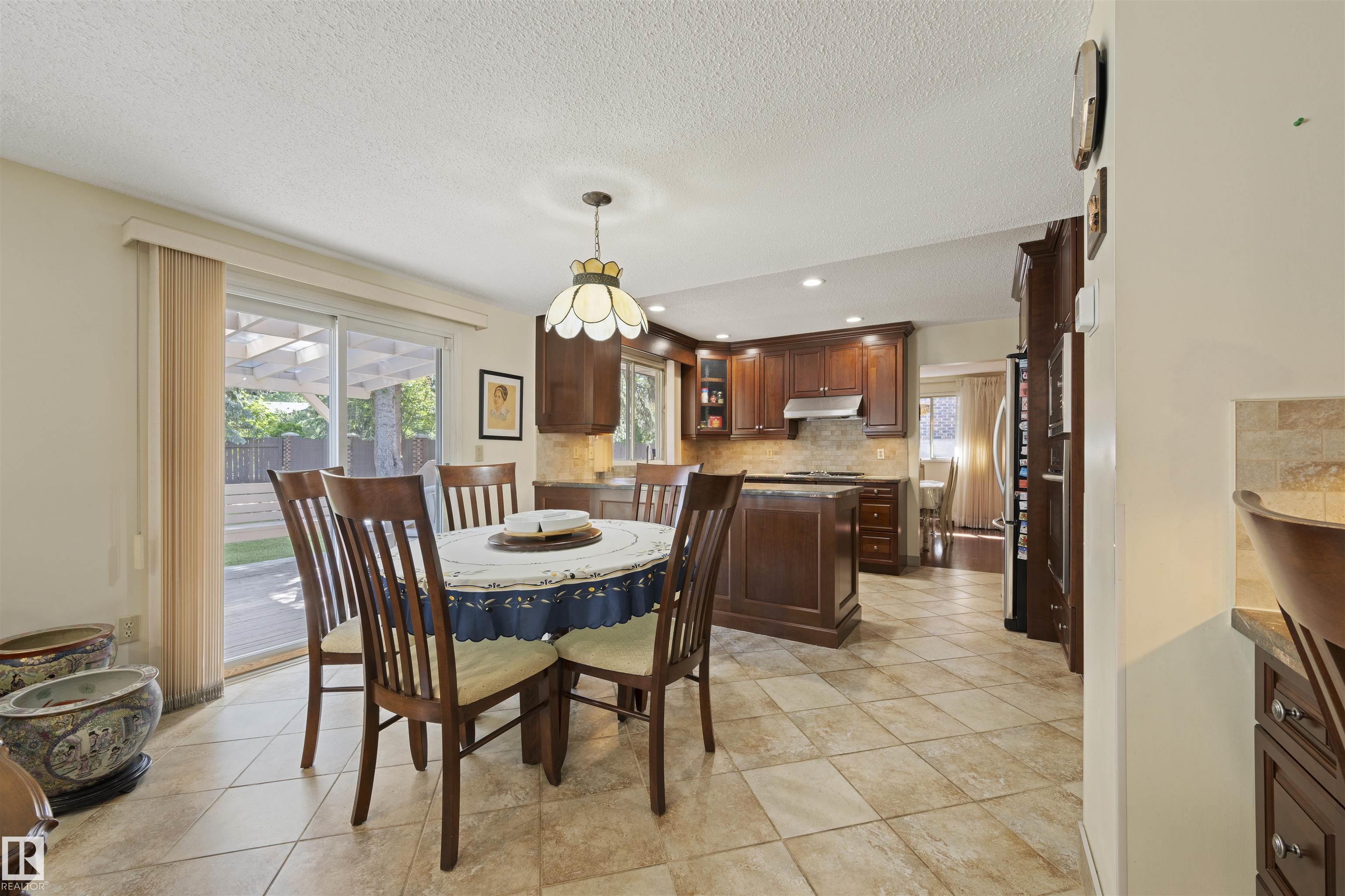 Photo 14 at 2811 125 Street NW, Blue Quill Estates, Edmonton