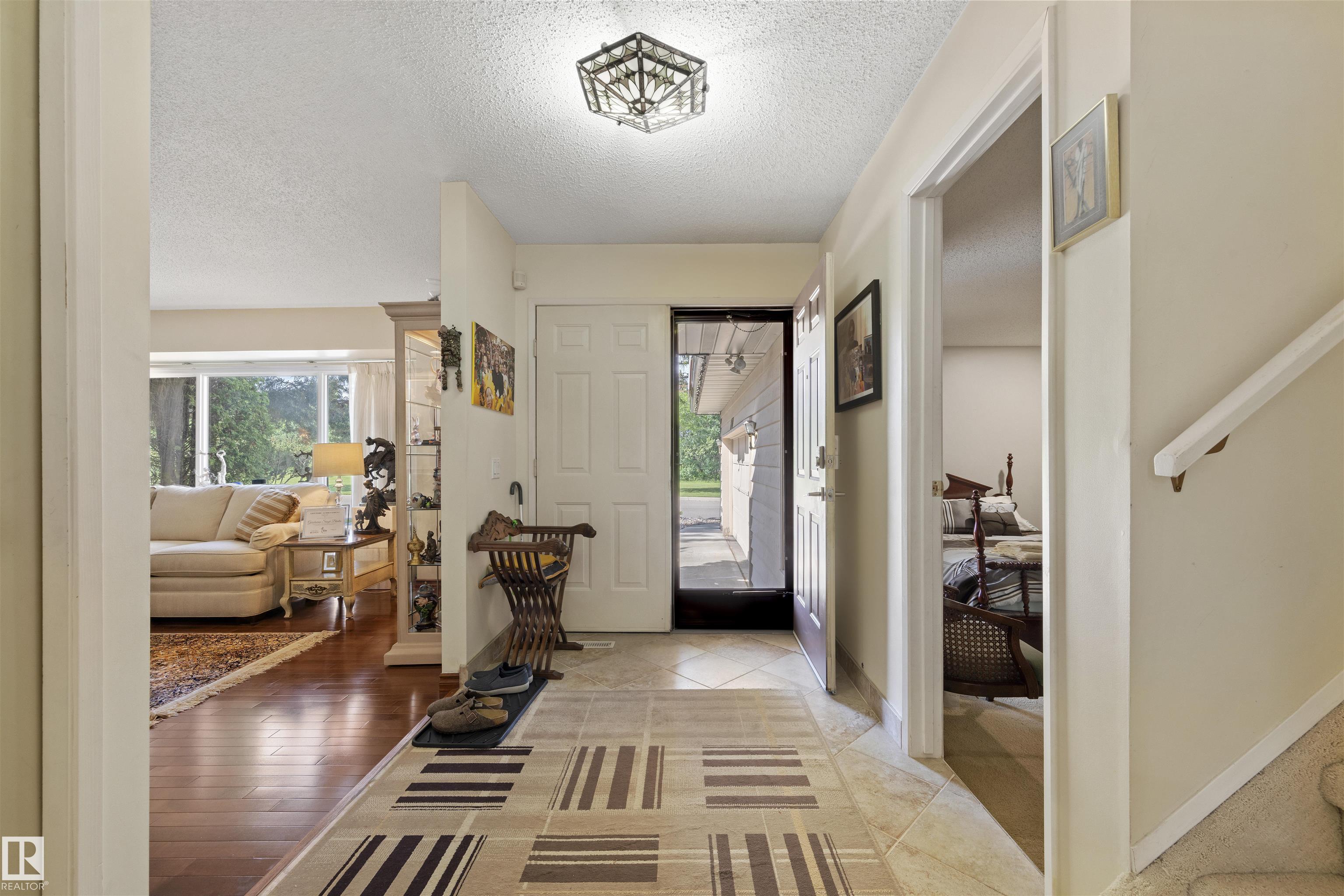Photo 5 at 2811 125 Street NW, Blue Quill Estates, Edmonton
