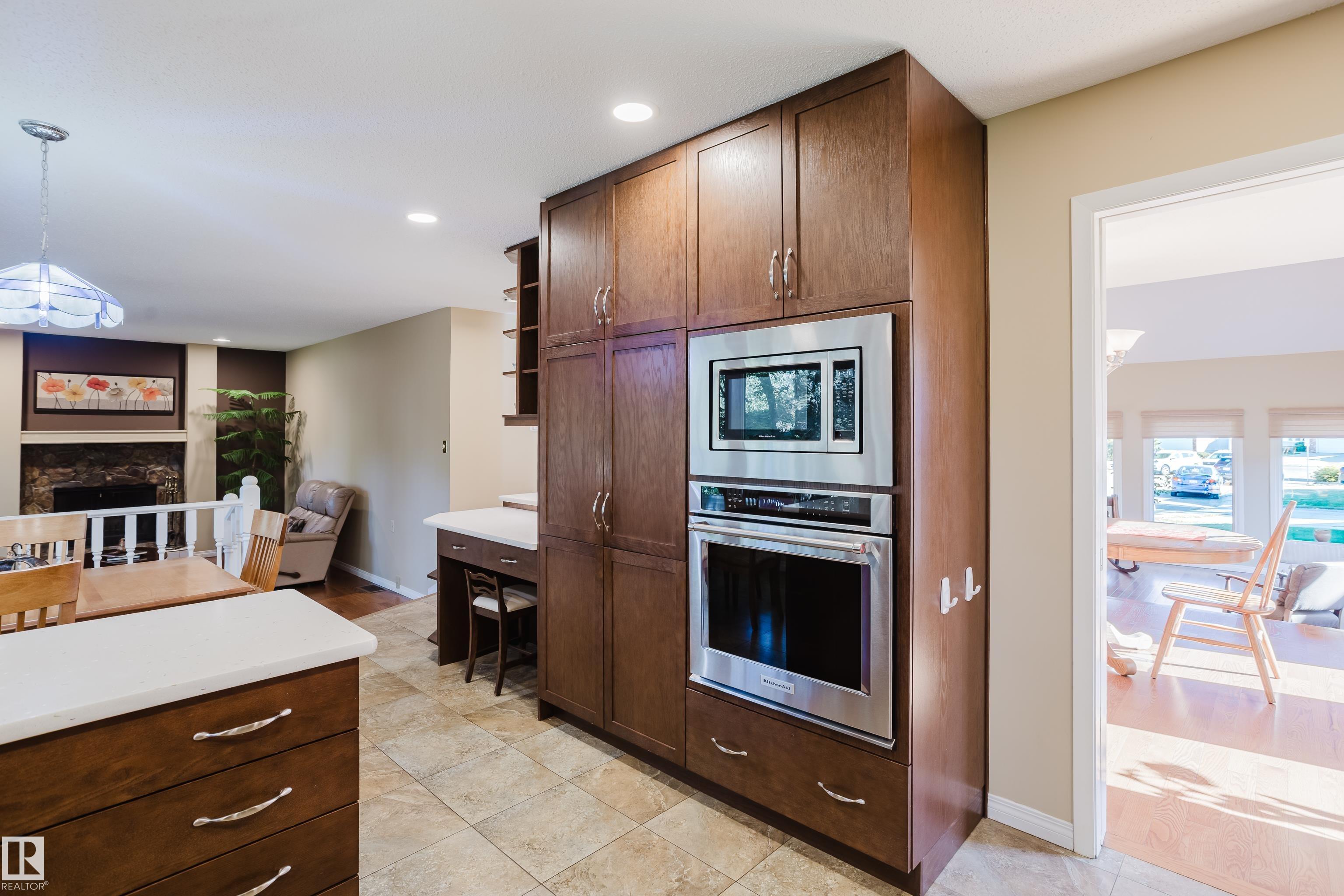 Photo 12 at 2120 111a Street NW, Skyrattler, Edmonton