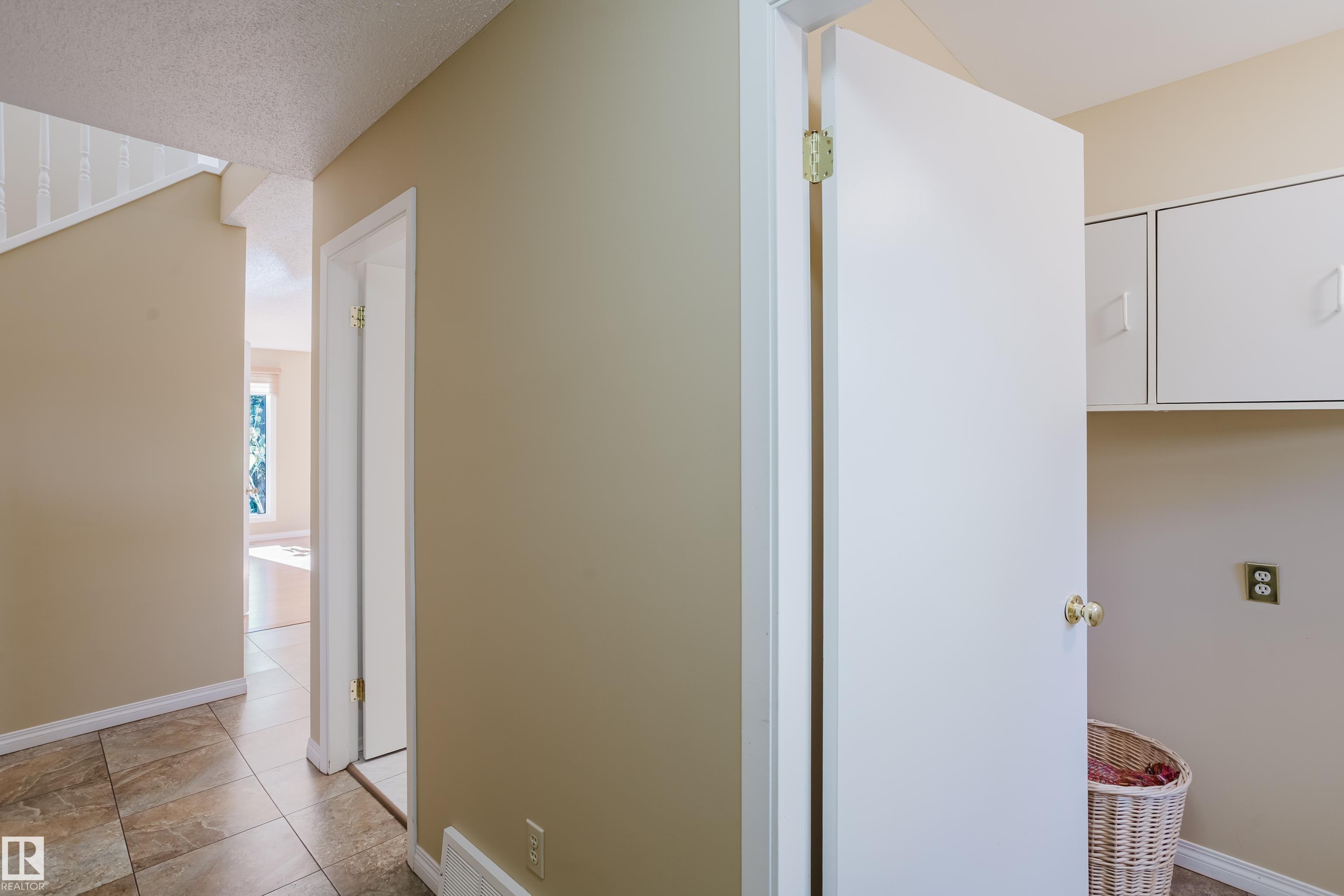 Photo 26 at 2120 111a Street NW, Skyrattler, Edmonton