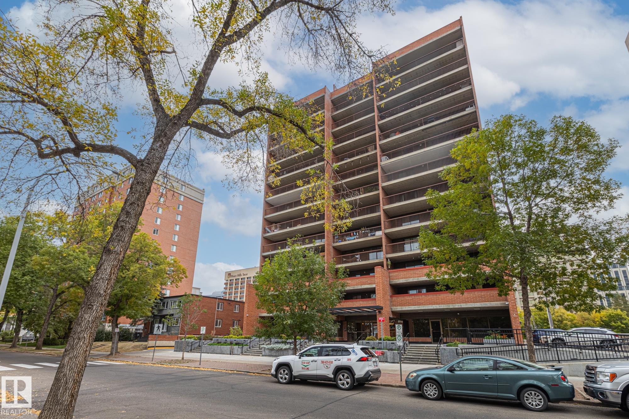 905 - 9917 110 Street NW, Wîhkwêntôwin, Edmonton 