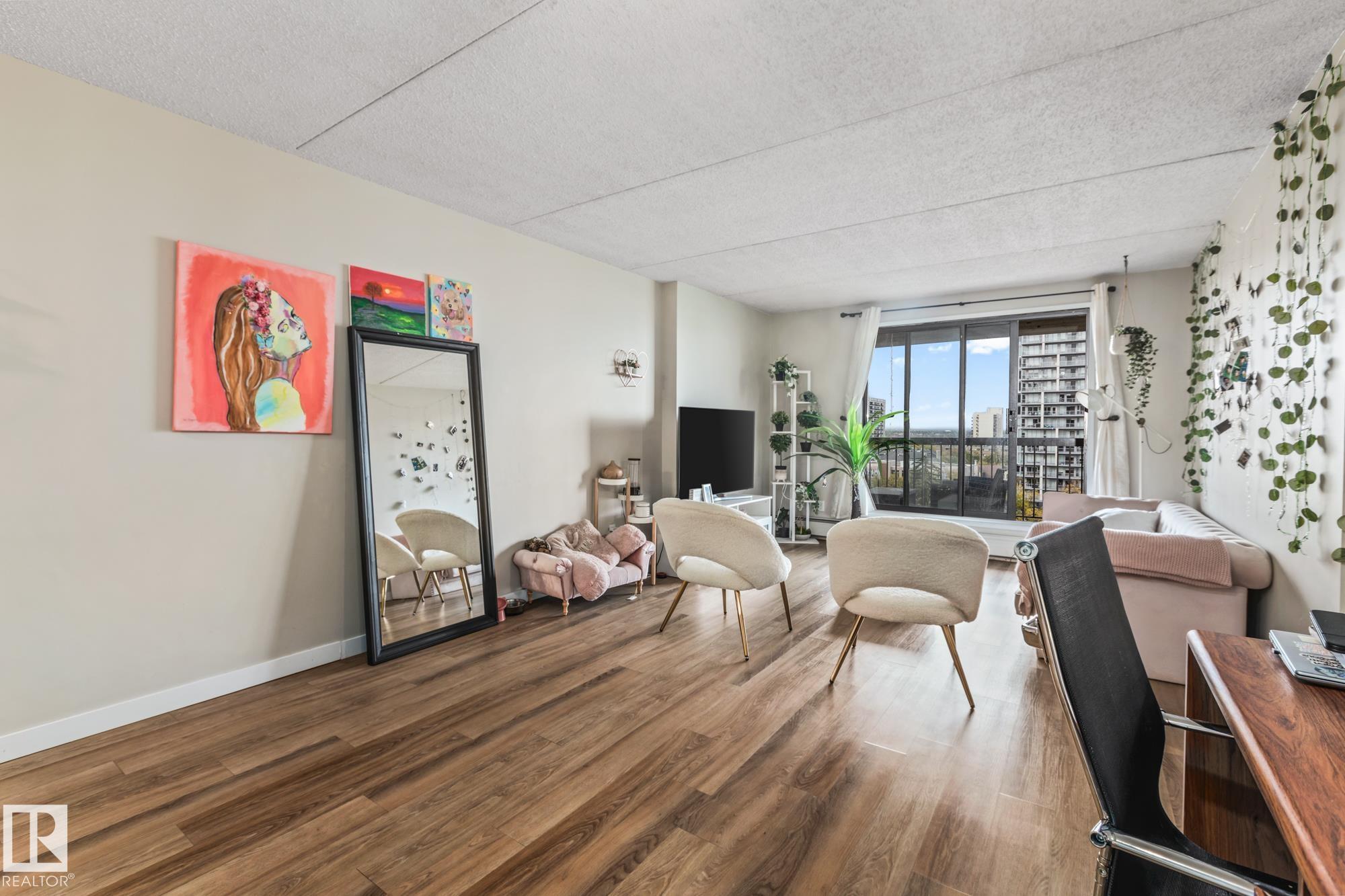 Photo 7 at 905 - 9917 110 Street NW, Wîhkwêntôwin, Edmonton