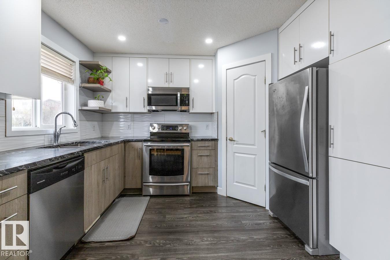 Photo 11 at 31 - 3380 28a Avenue NW, Silver Berry, Edmonton
