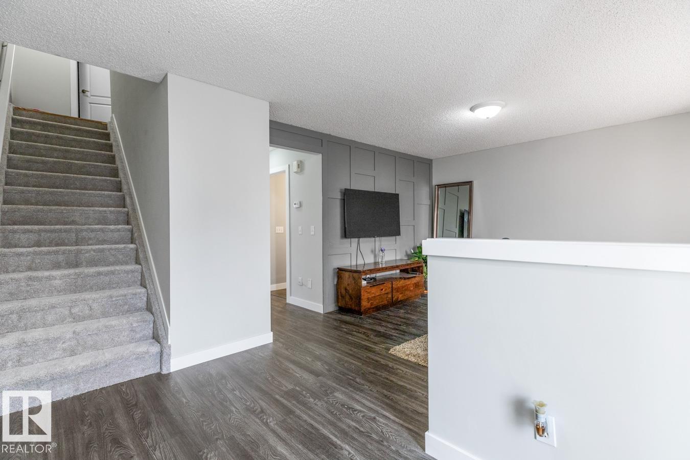 Photo 3 at 31 - 3380 28a Avenue NW, Silver Berry, Edmonton