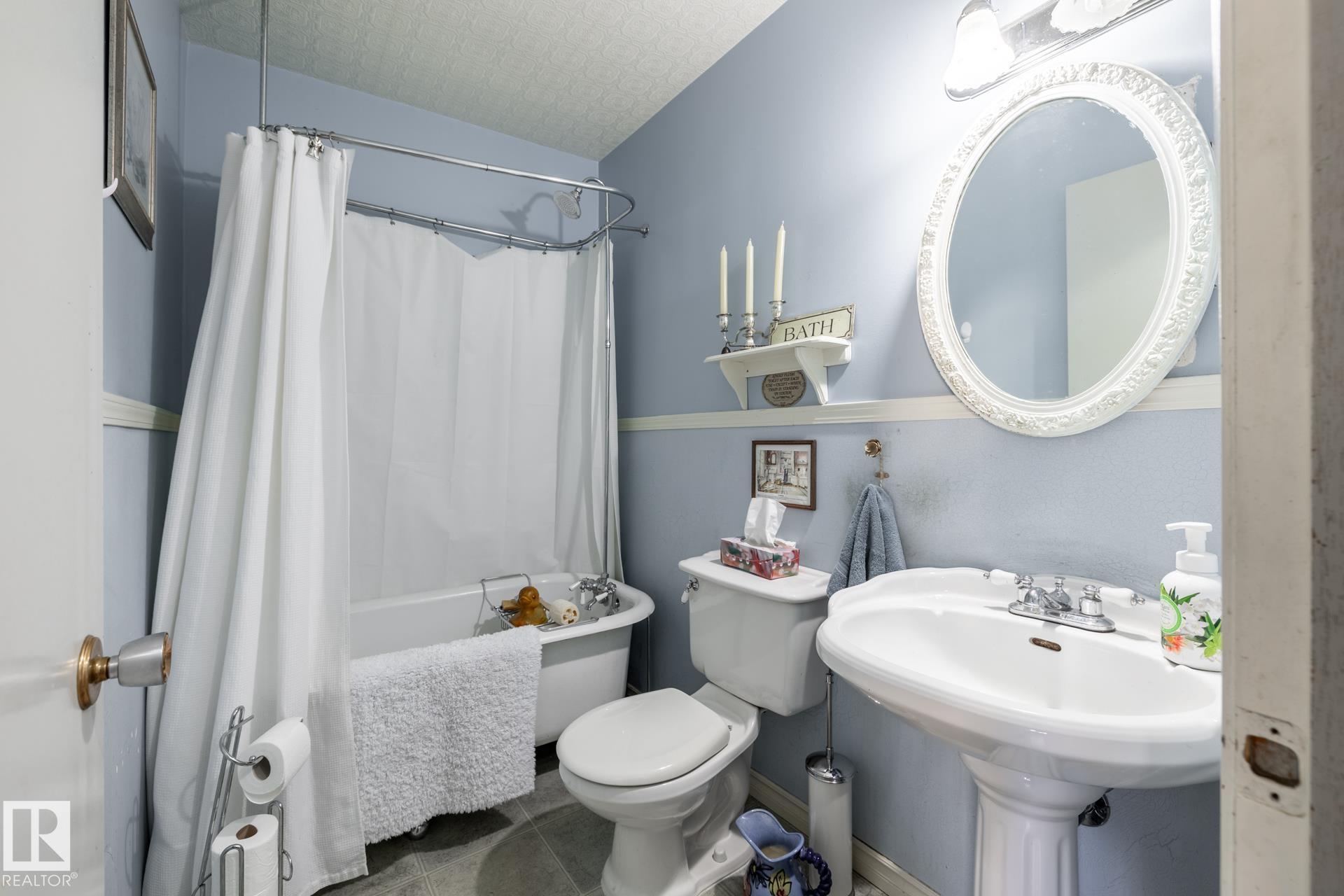 Photo 13 at 127 Greengrove Avenue, Glen Allan, Sherwood Park
