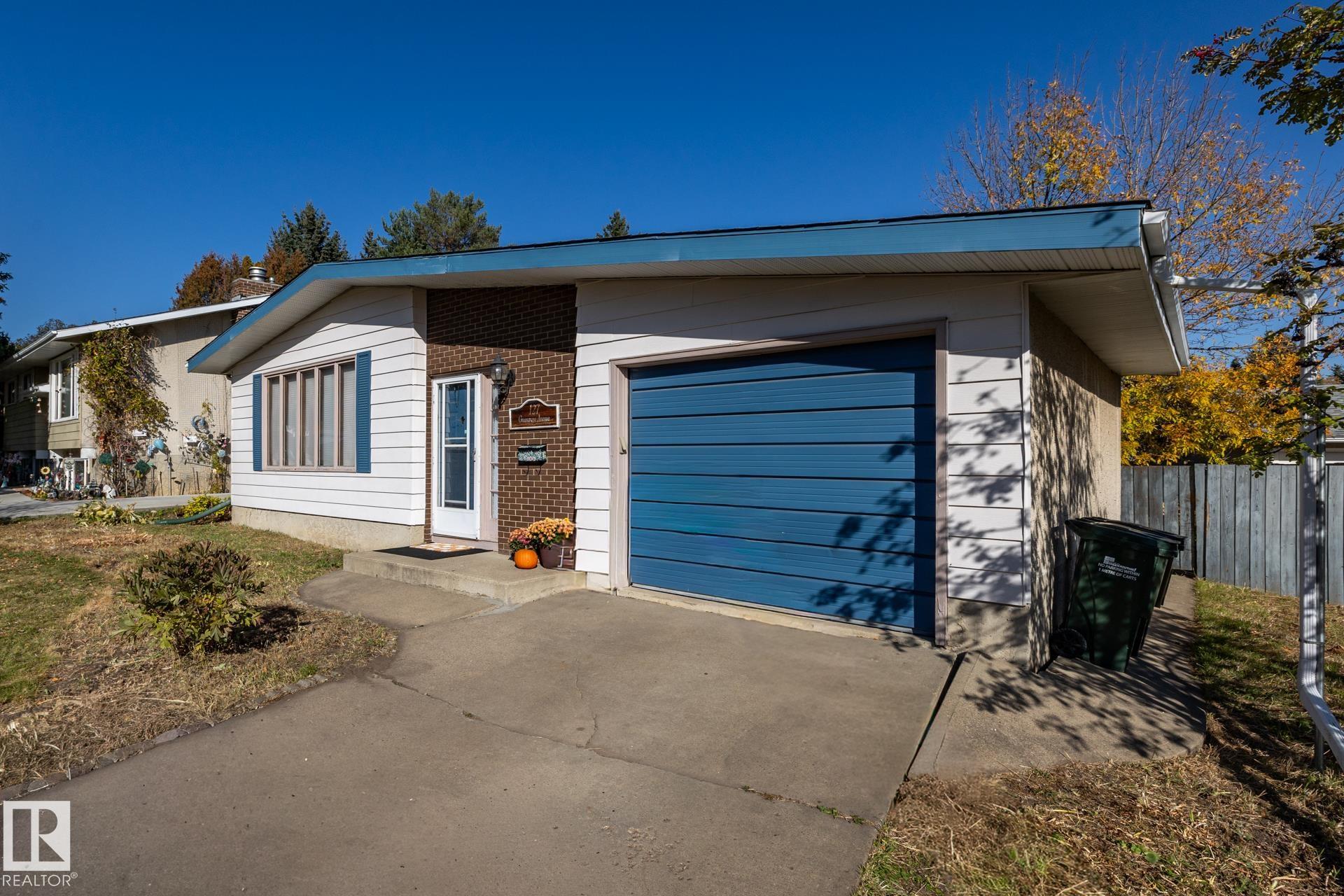 Photo 3 at 127 Greengrove Avenue, Glen Allan, Sherwood Park