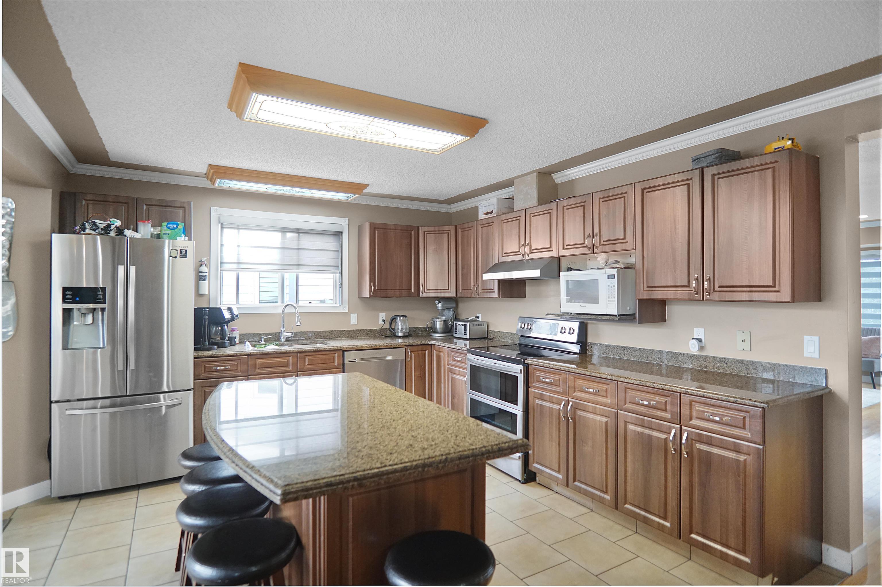 Photo 12 at 15519 70 Street NW, Ozerna, Edmonton