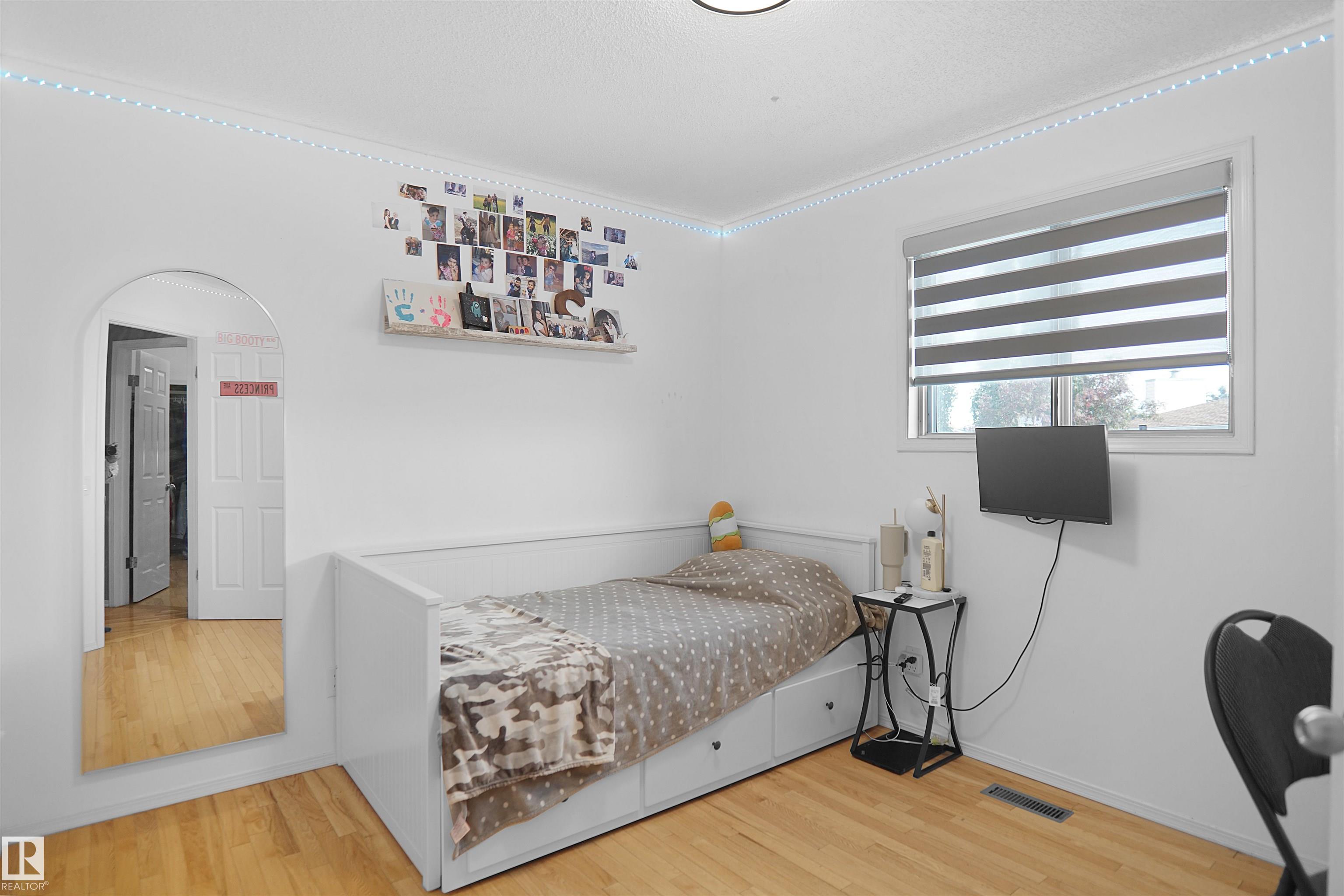 Photo 31 at 15519 70 Street NW, Ozerna, Edmonton