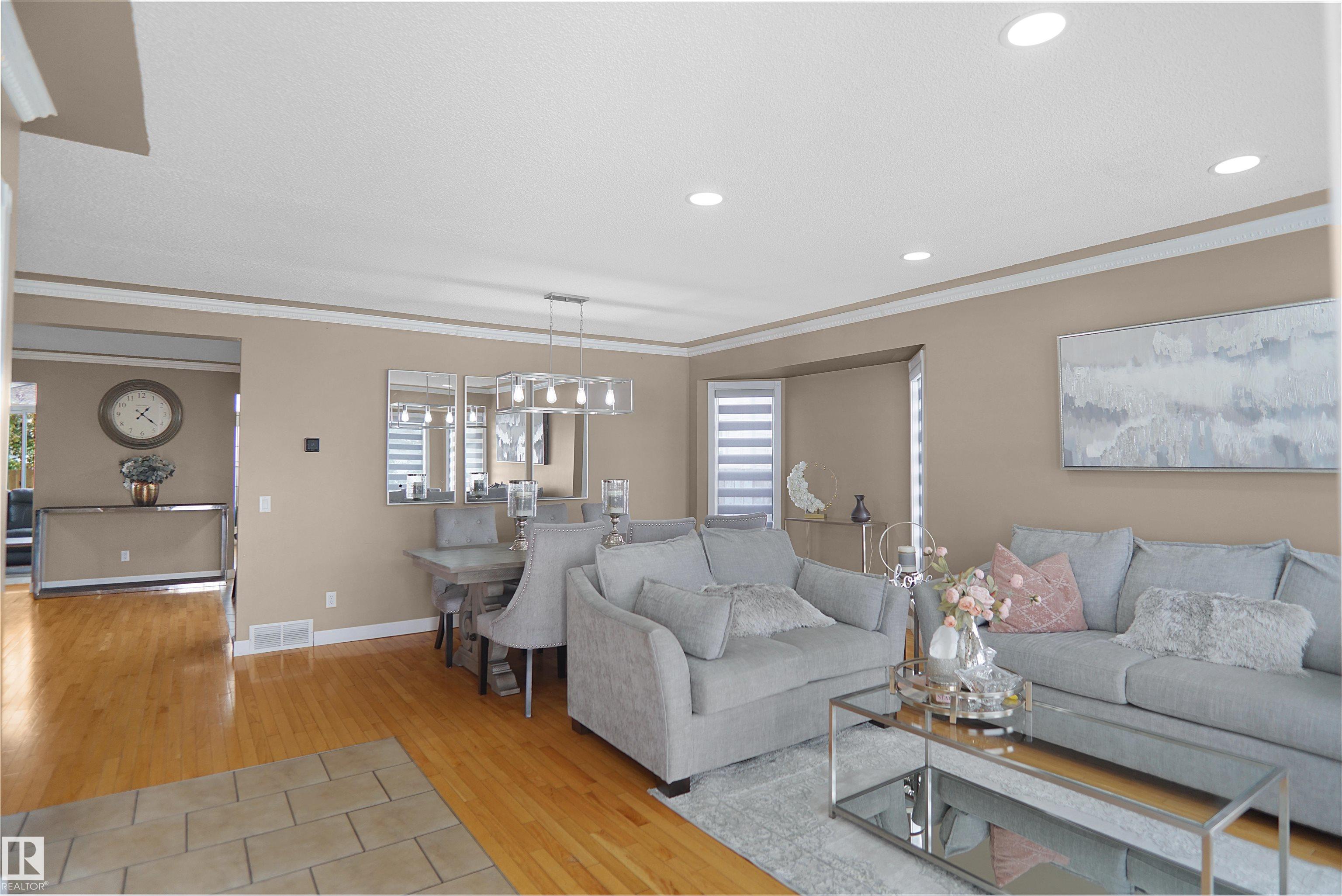 Photo 5 at 15519 70 Street NW, Ozerna, Edmonton