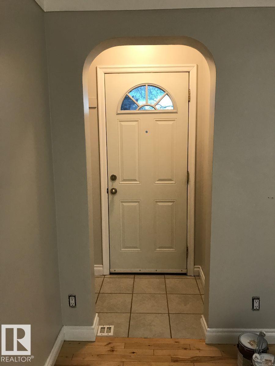 Photo 5 at 9239 92 Street NW, Bonnie Doon, Edmonton