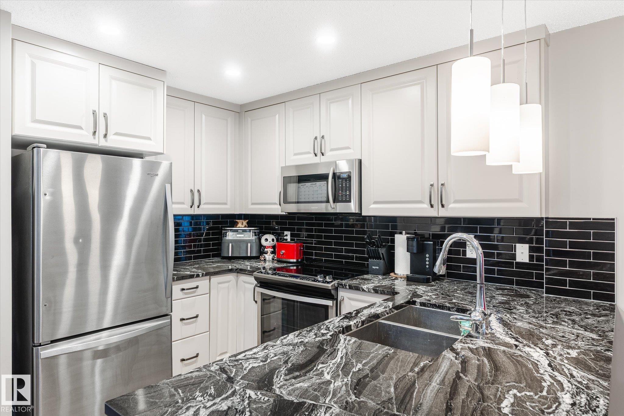 Photo 7 at 2424 19a Avenue NW, Laurel, Edmonton