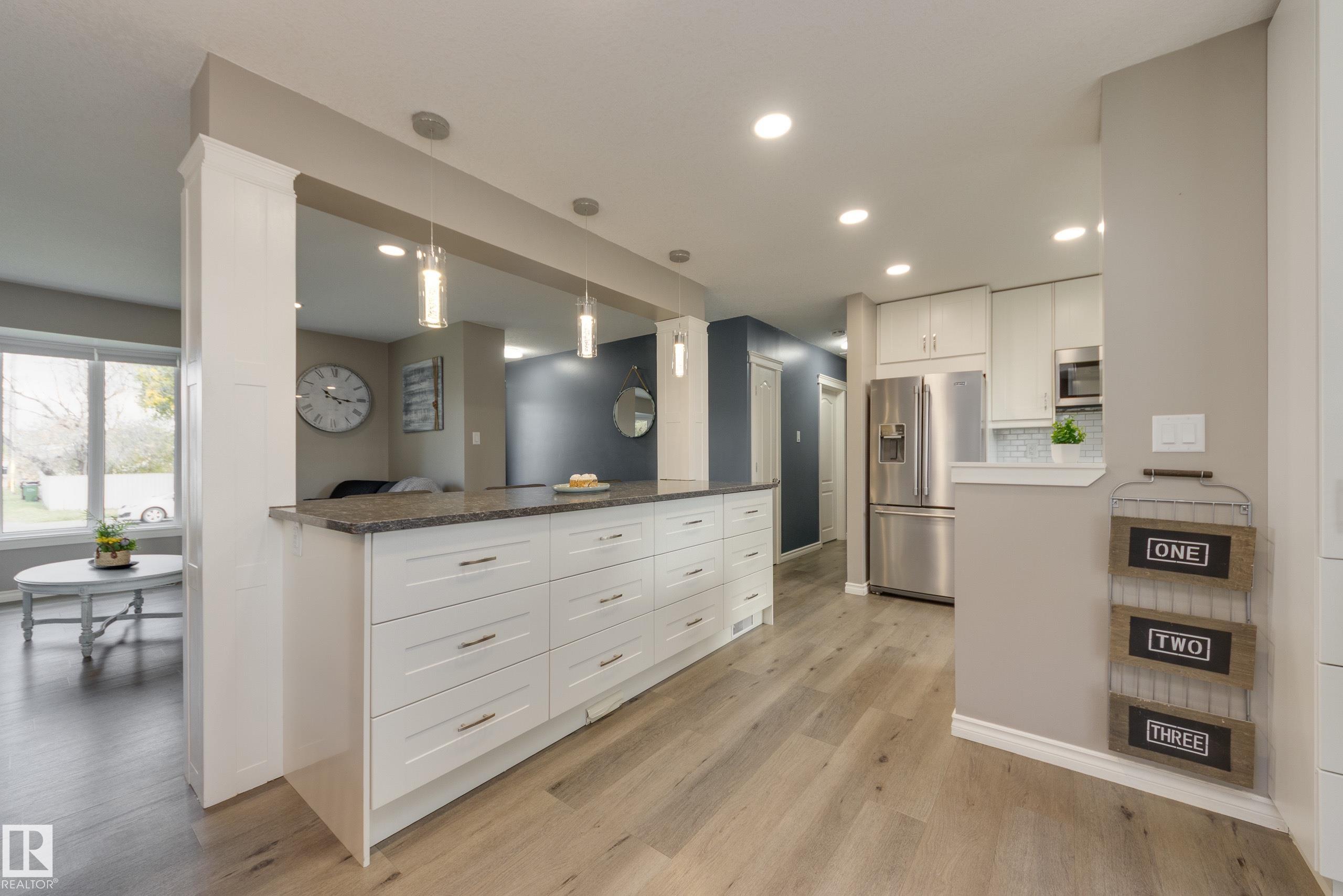 Photo 11 at 16107 80 Avenue NW, Elmwood, Edmonton