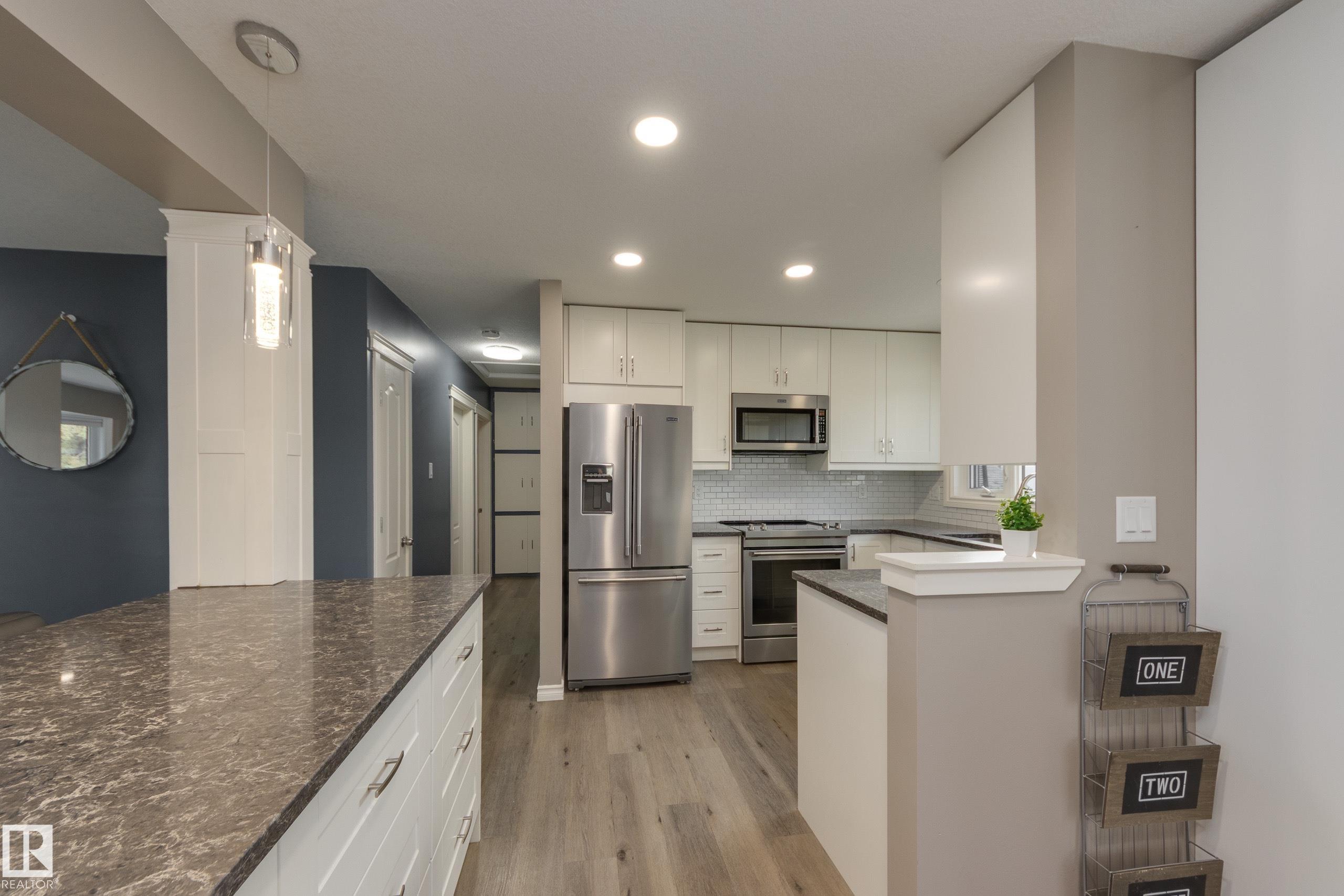 Photo 12 at 16107 80 Avenue NW, Elmwood, Edmonton