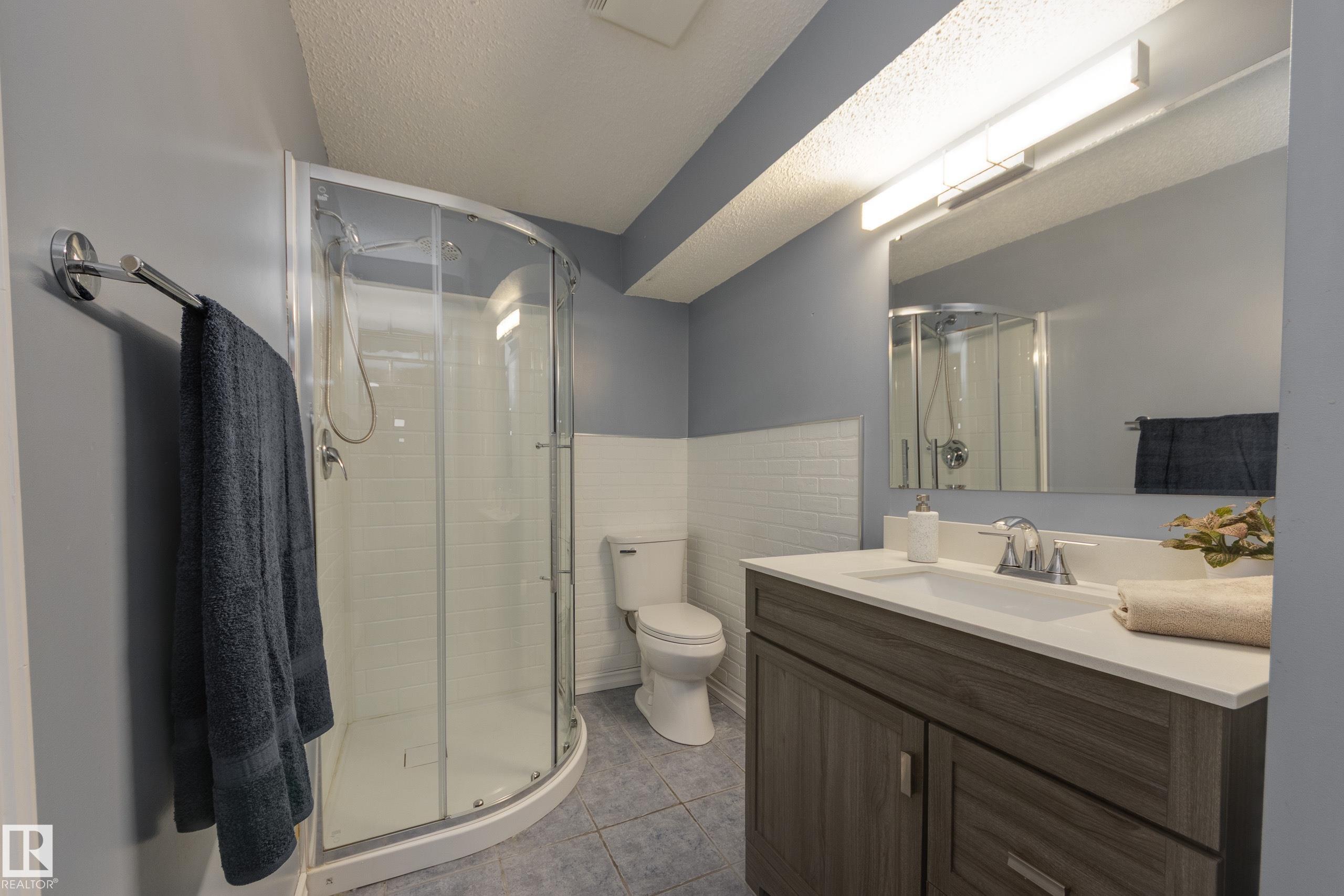 Photo 31 at 16107 80 Avenue NW, Elmwood, Edmonton
