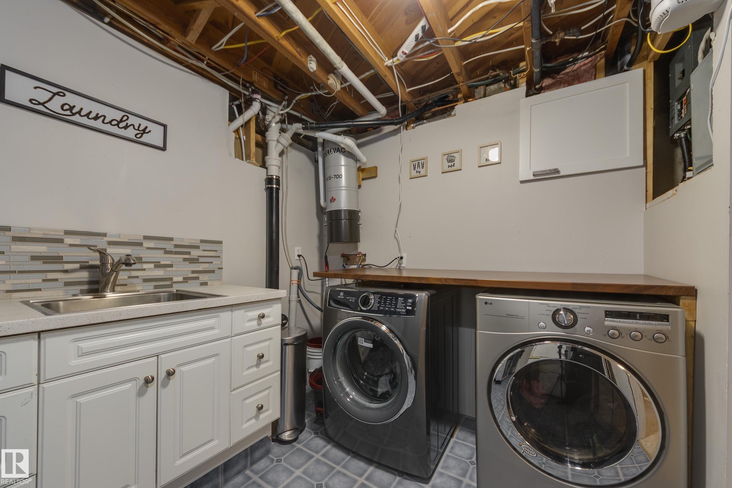 Photo 32 at 16107 80 Avenue NW, Elmwood, Edmonton
