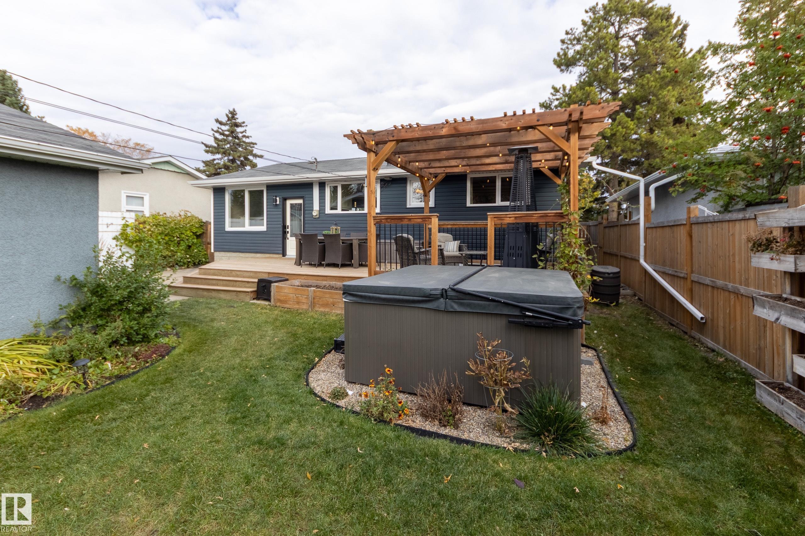 Photo 38 at 16107 80 Avenue NW, Elmwood, Edmonton