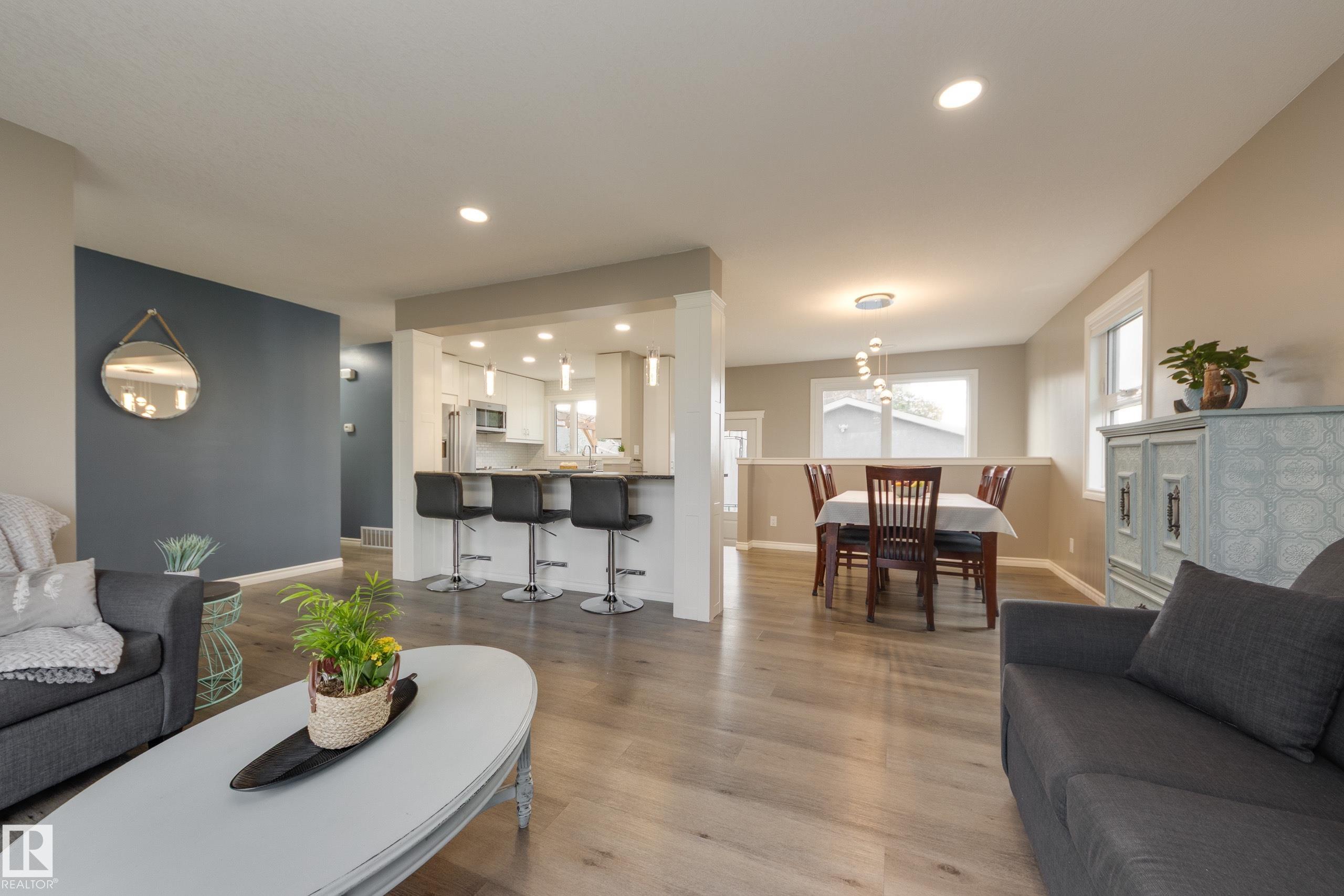 Photo 6 at 16107 80 Avenue NW, Elmwood, Edmonton