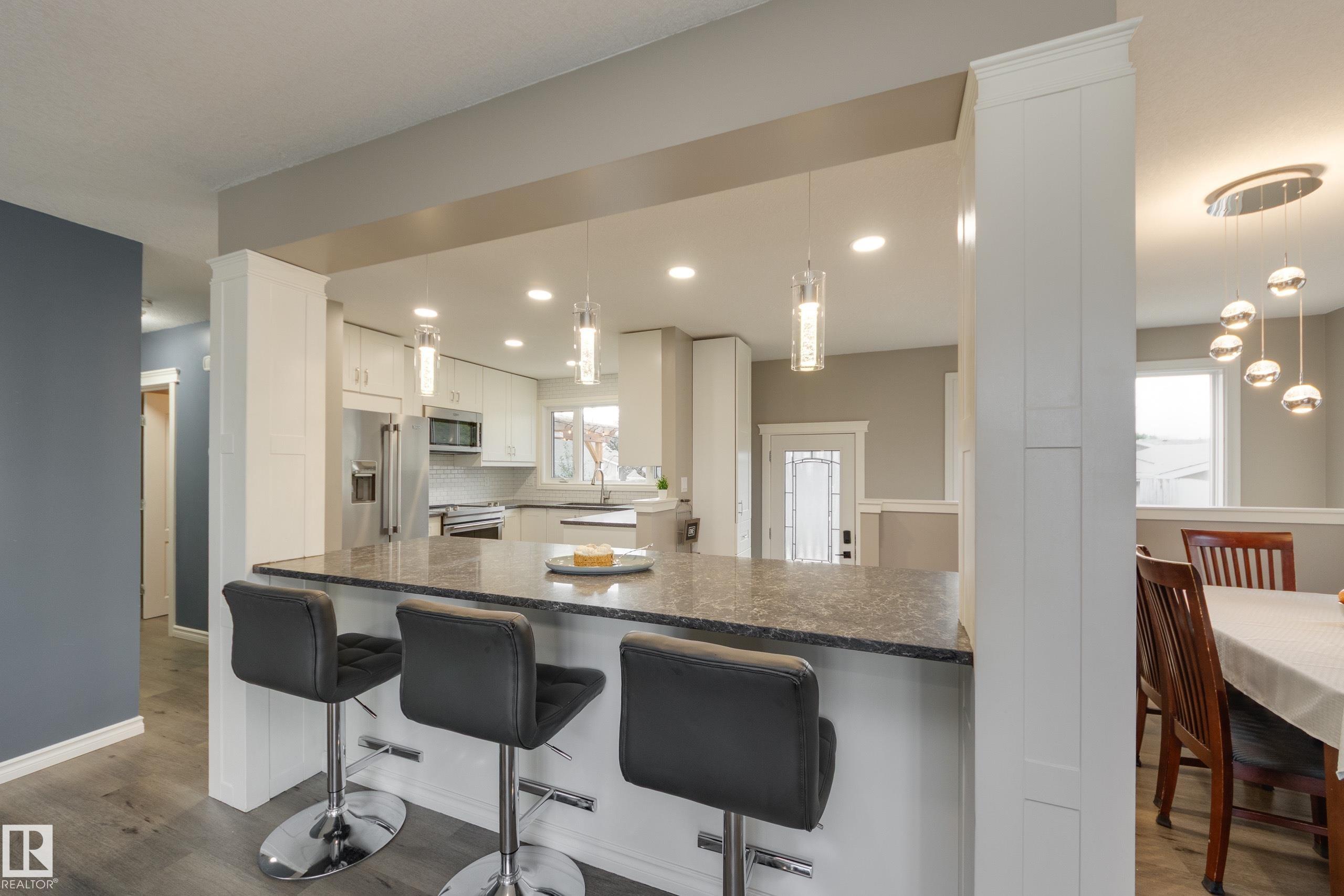 Photo 8 at 16107 80 Avenue NW, Elmwood, Edmonton