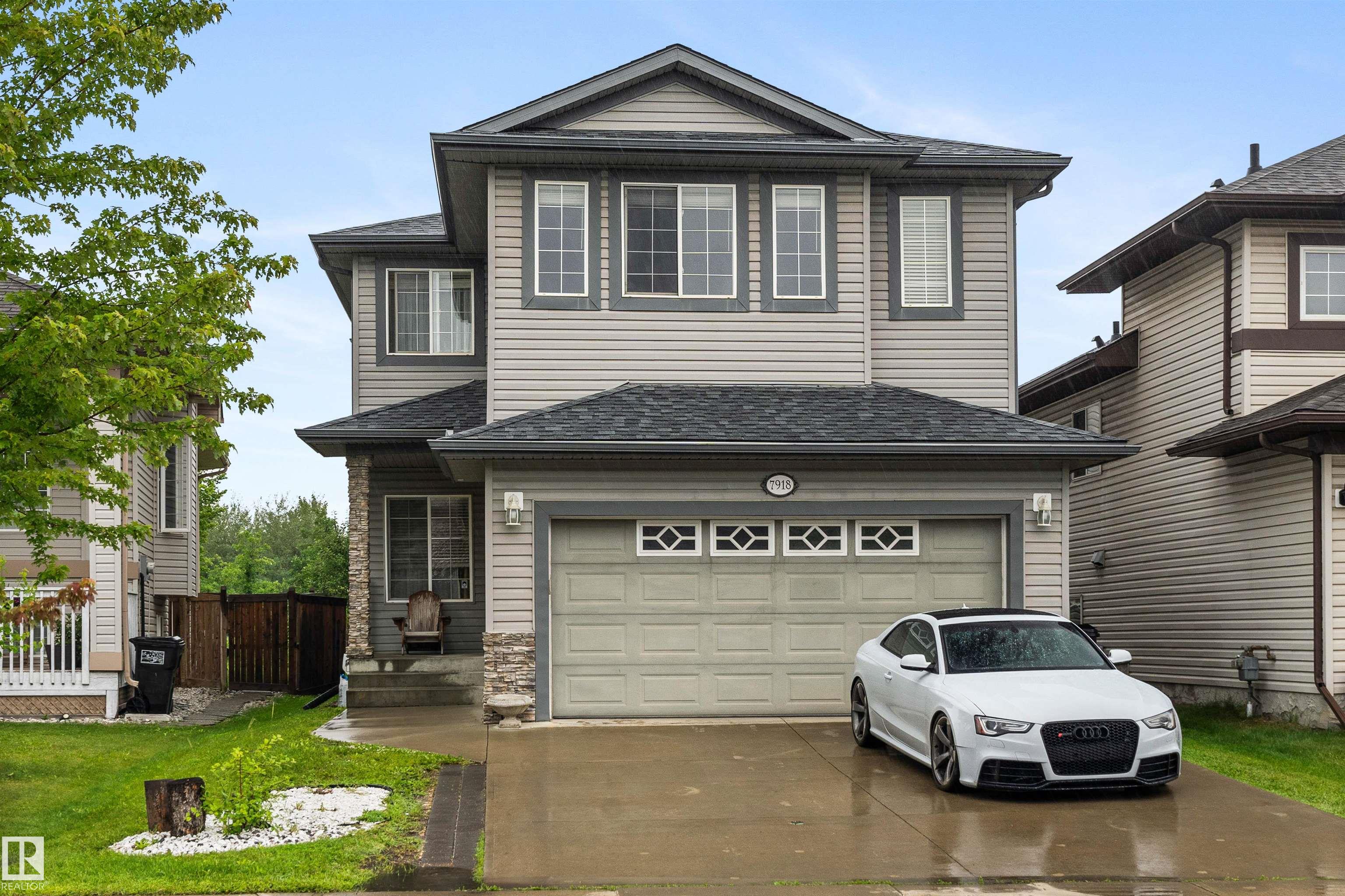 Photo 3 at 7918 7 Avenue SW, Ellerslie, Edmonton