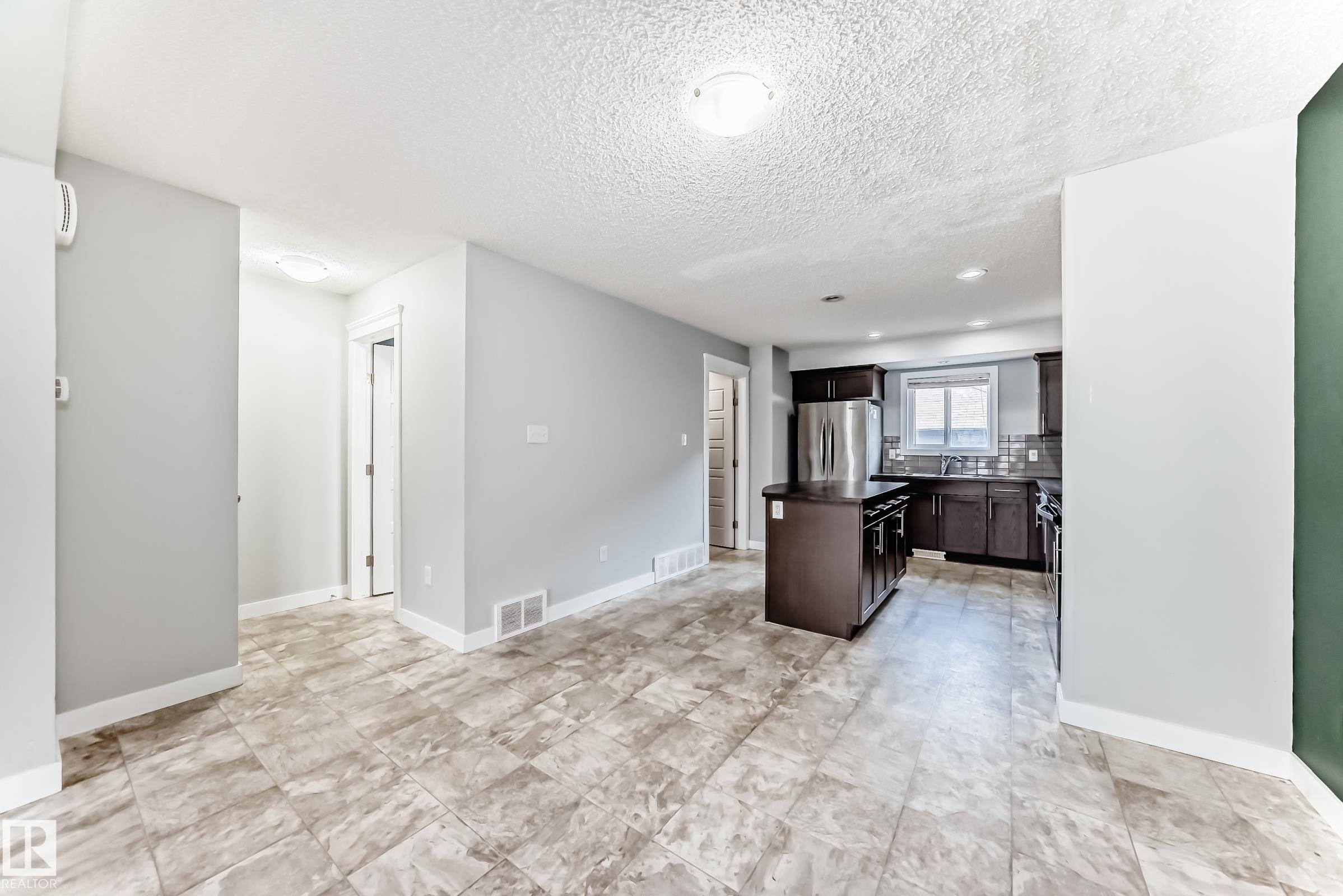 Photo 11 at 1611 52 Street SW, Walker, Edmonton