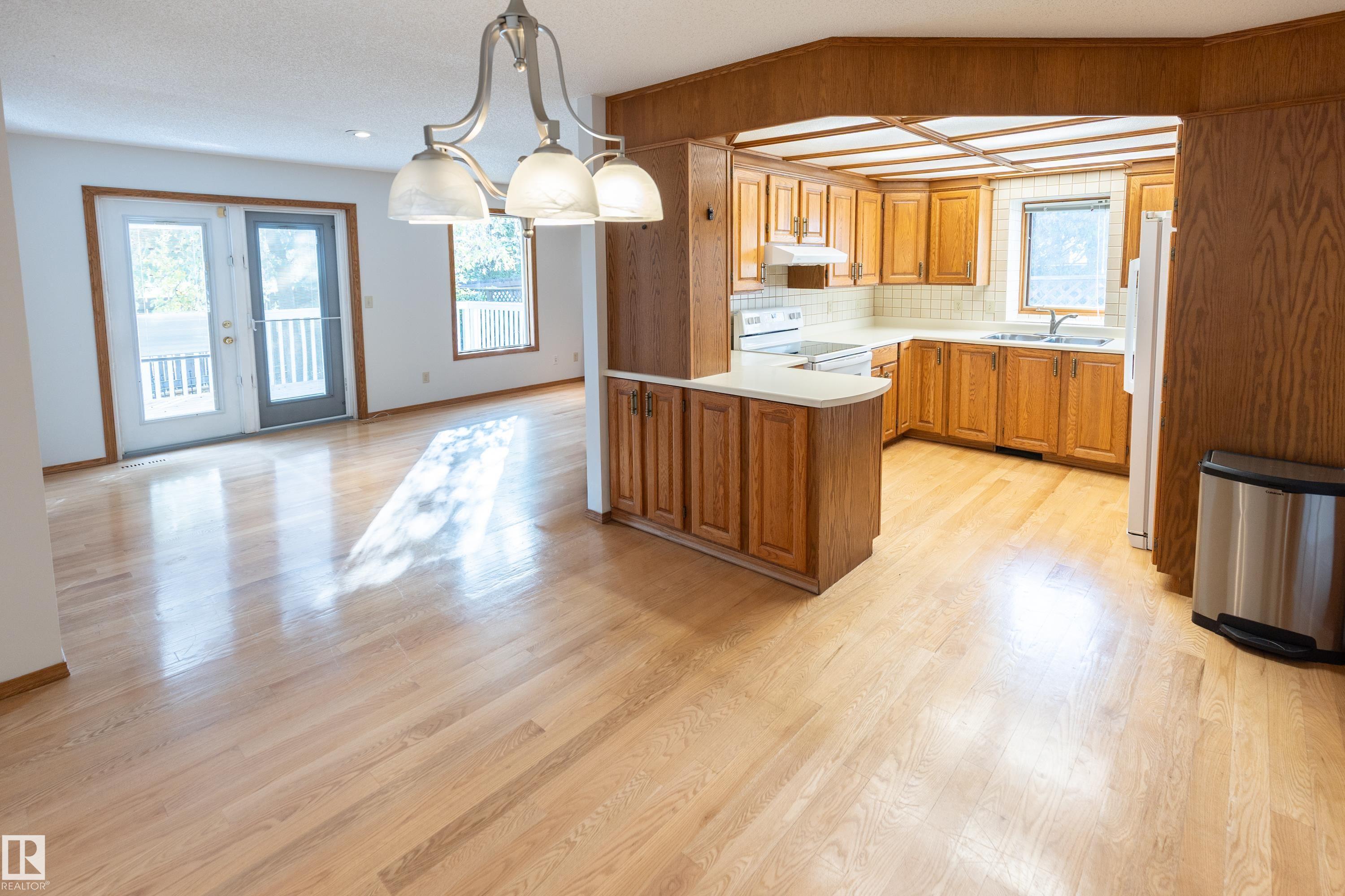 Photo 13 at 50 Hillside Crescent, Heritage Hills, Sherwood Park