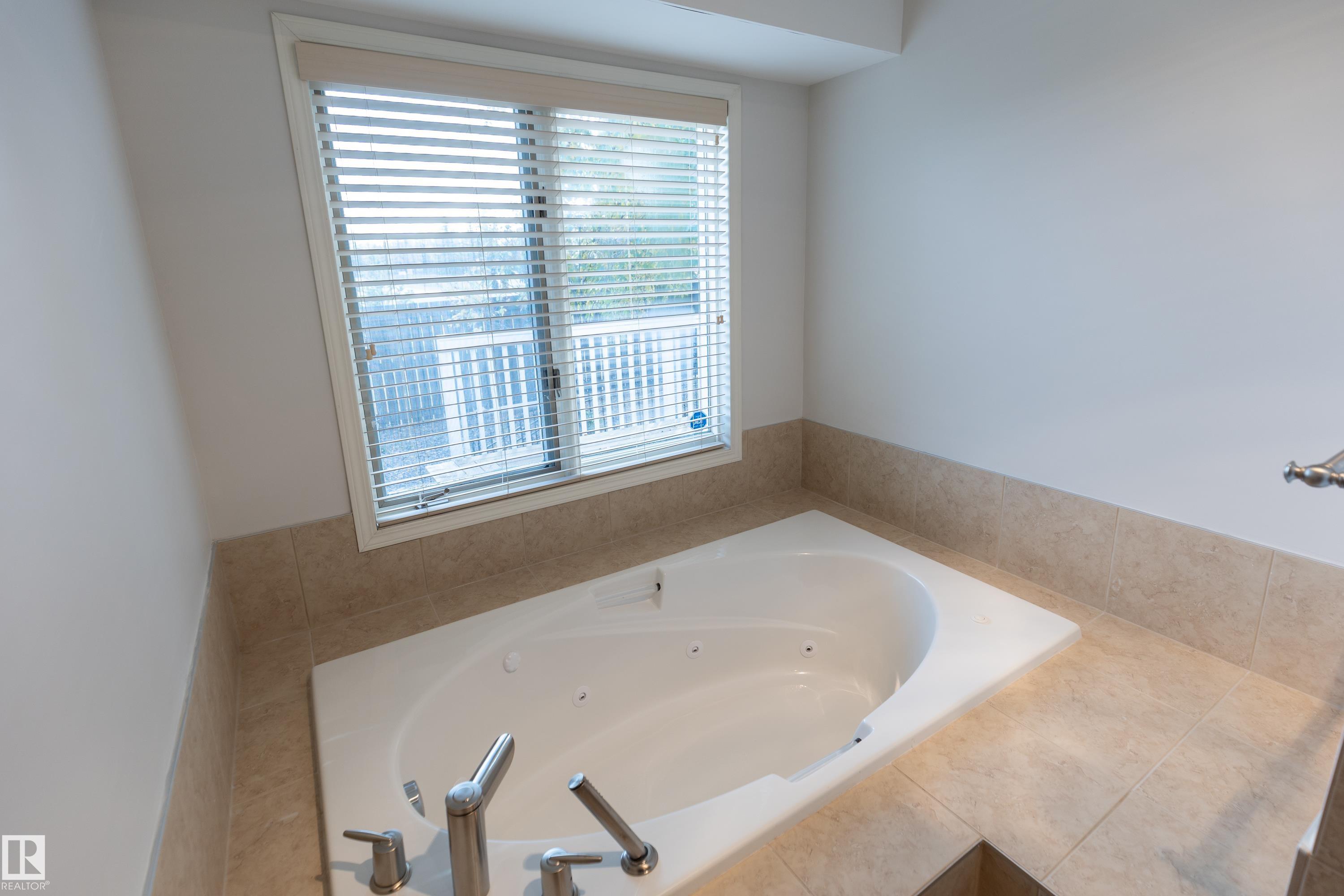 Photo 22 at 50 Hillside Crescent, Heritage Hills, Sherwood Park