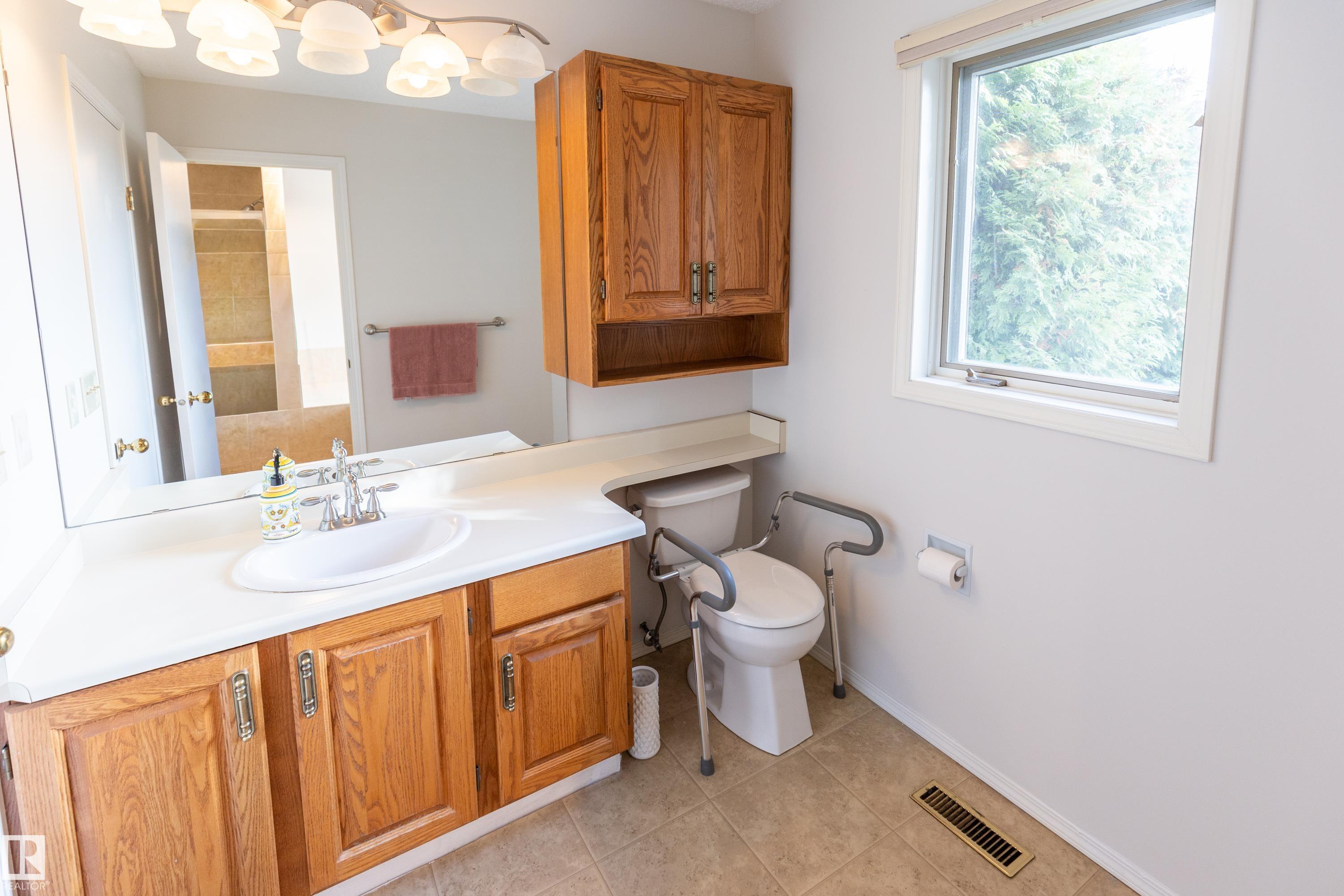 Photo 23 at 50 Hillside Crescent, Heritage Hills, Sherwood Park