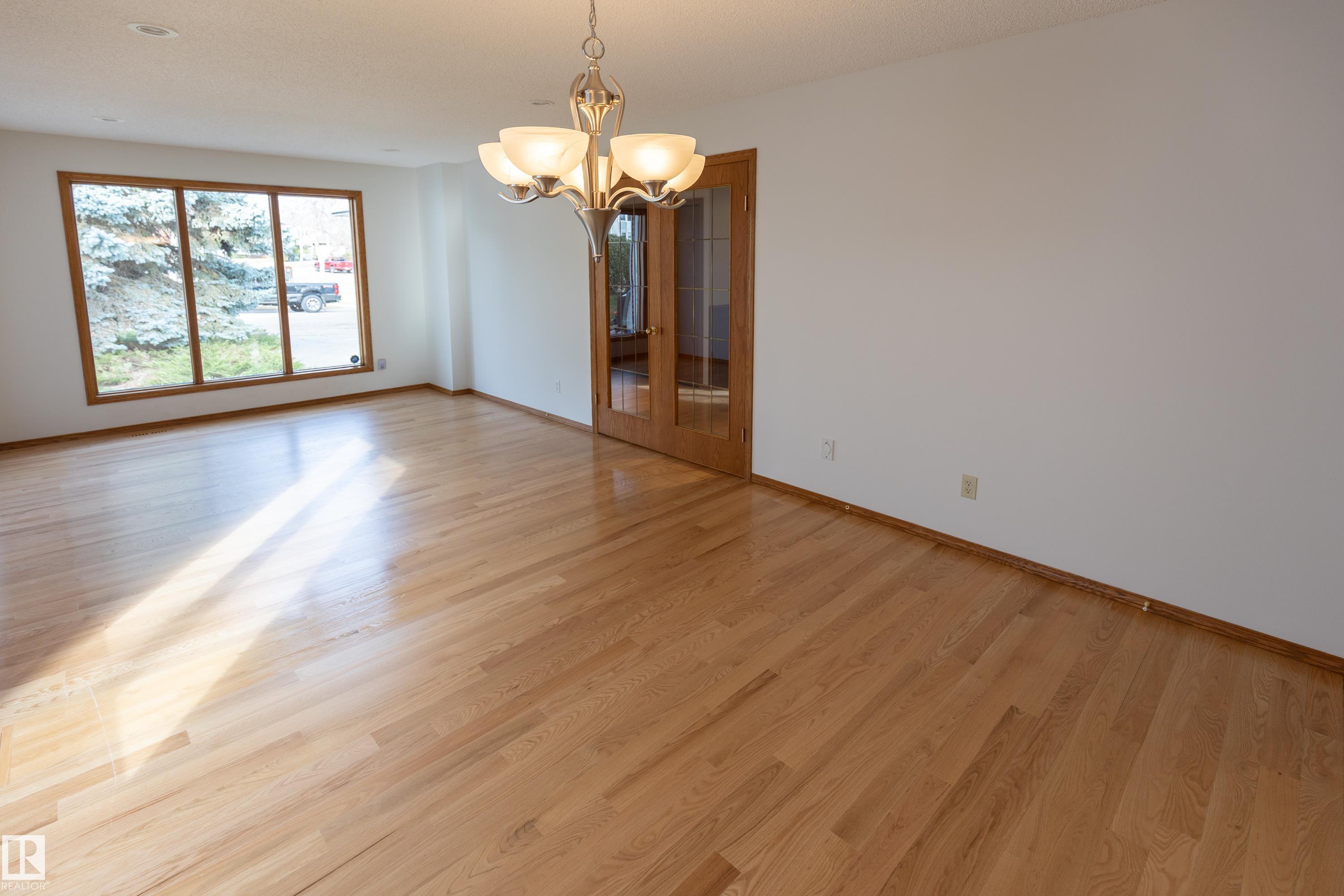 Photo 6 at 50 Hillside Crescent, Heritage Hills, Sherwood Park